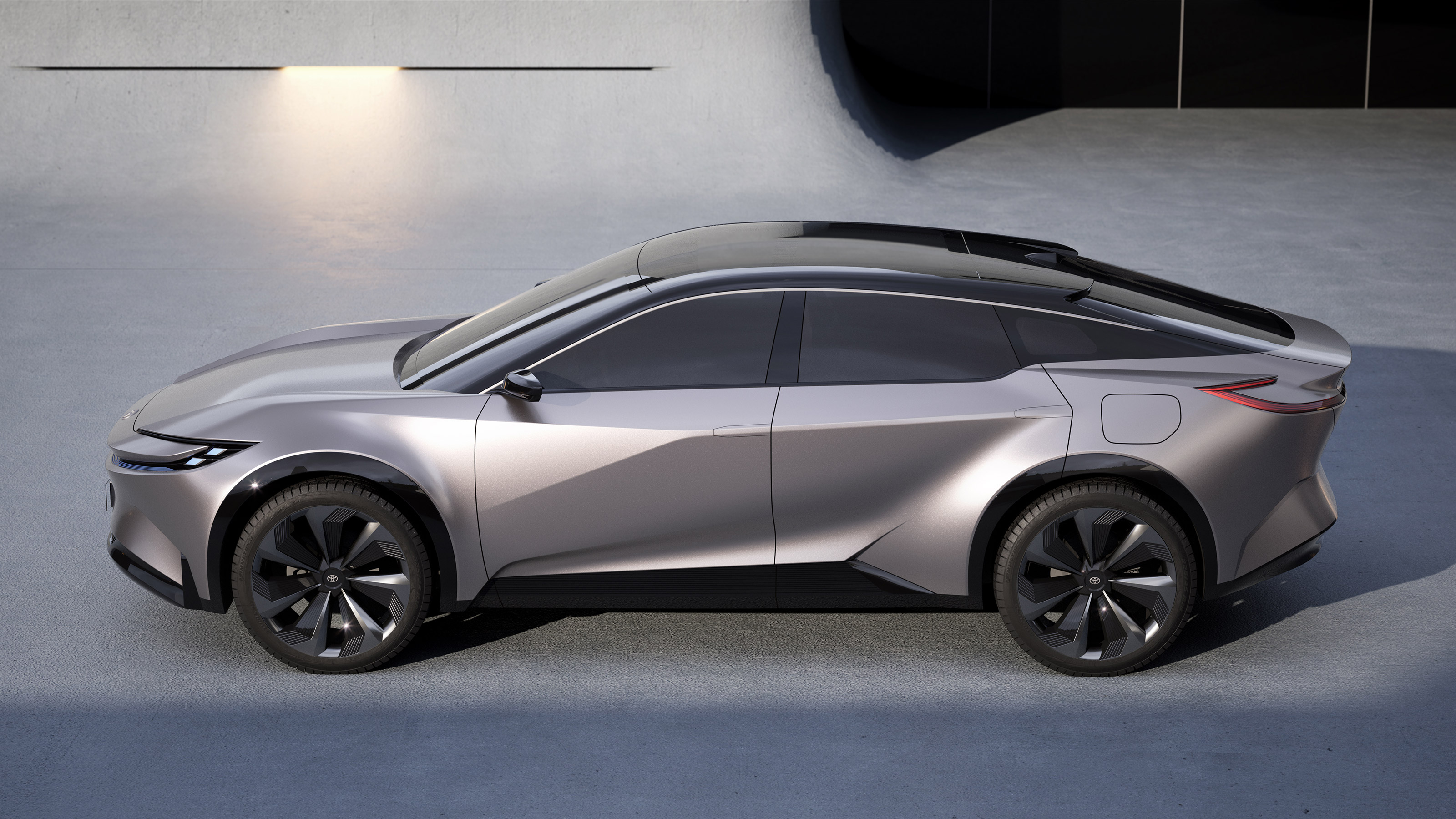 Toyota Sport Crossover Concept - side