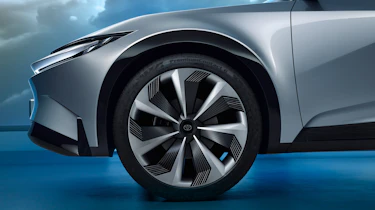 Toyota Sport Crossover Concept - front wheel
