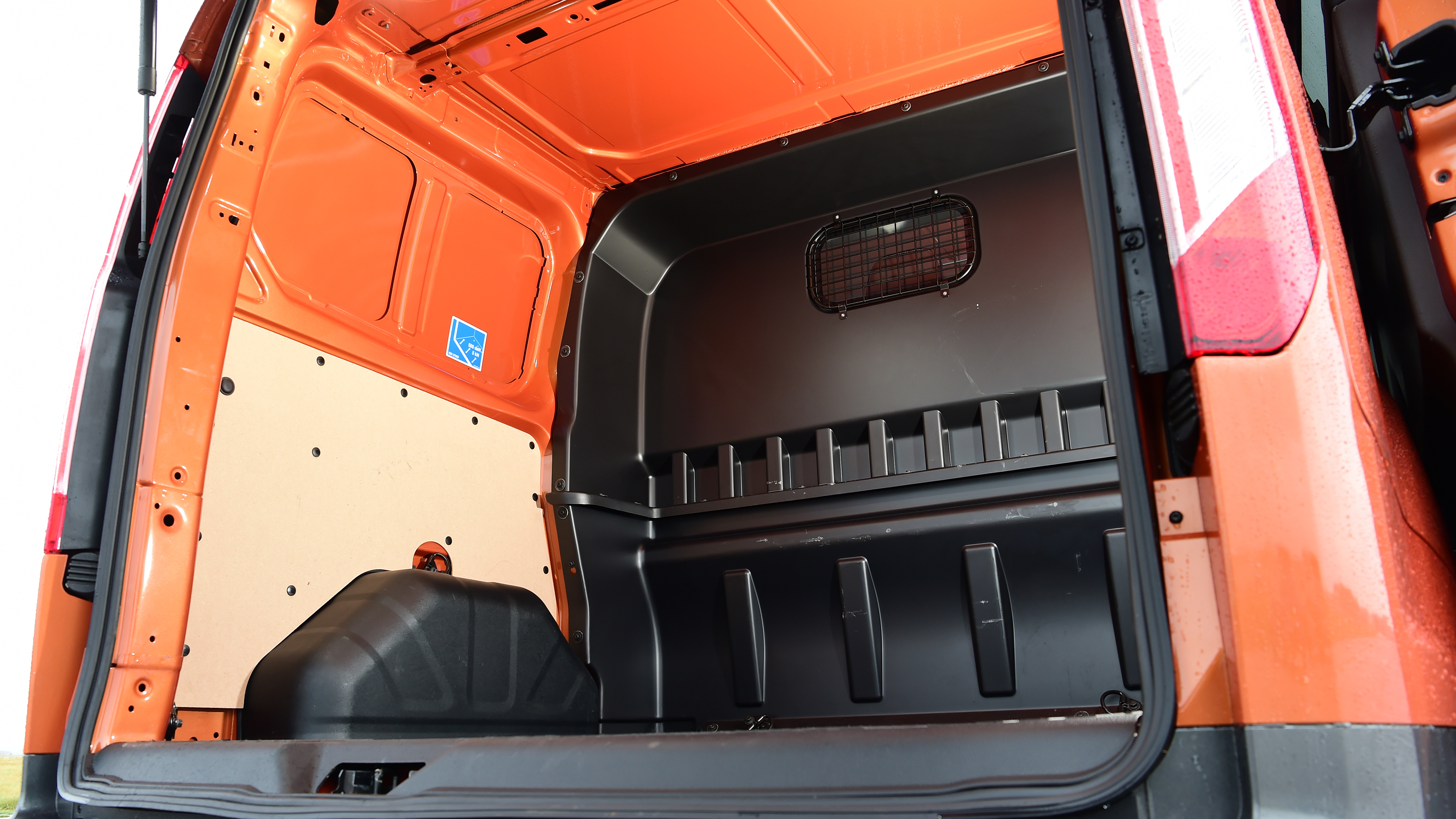 Ford Transit Custom - cargo bay