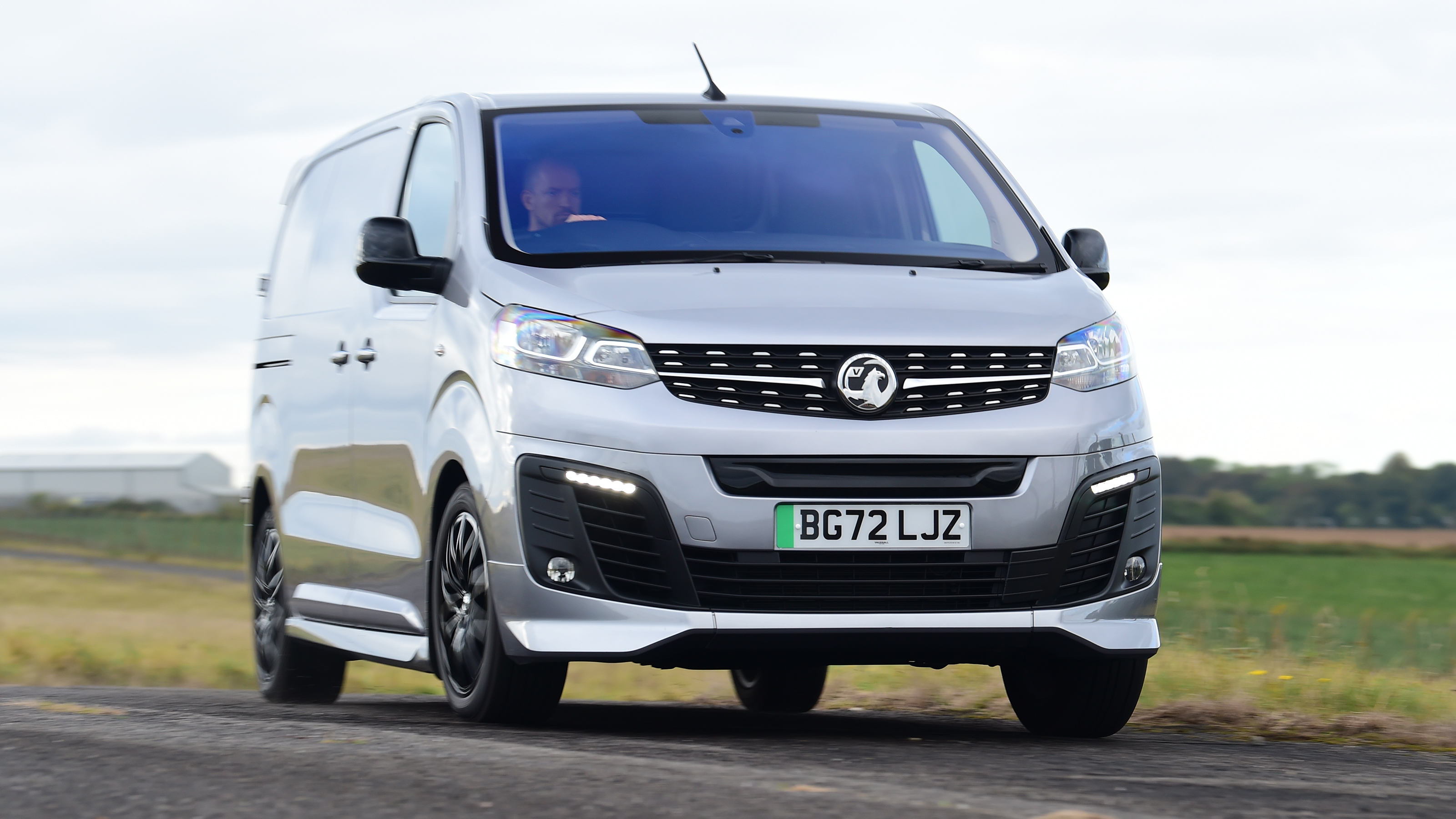 Vauxhall Vivaro - front cornering