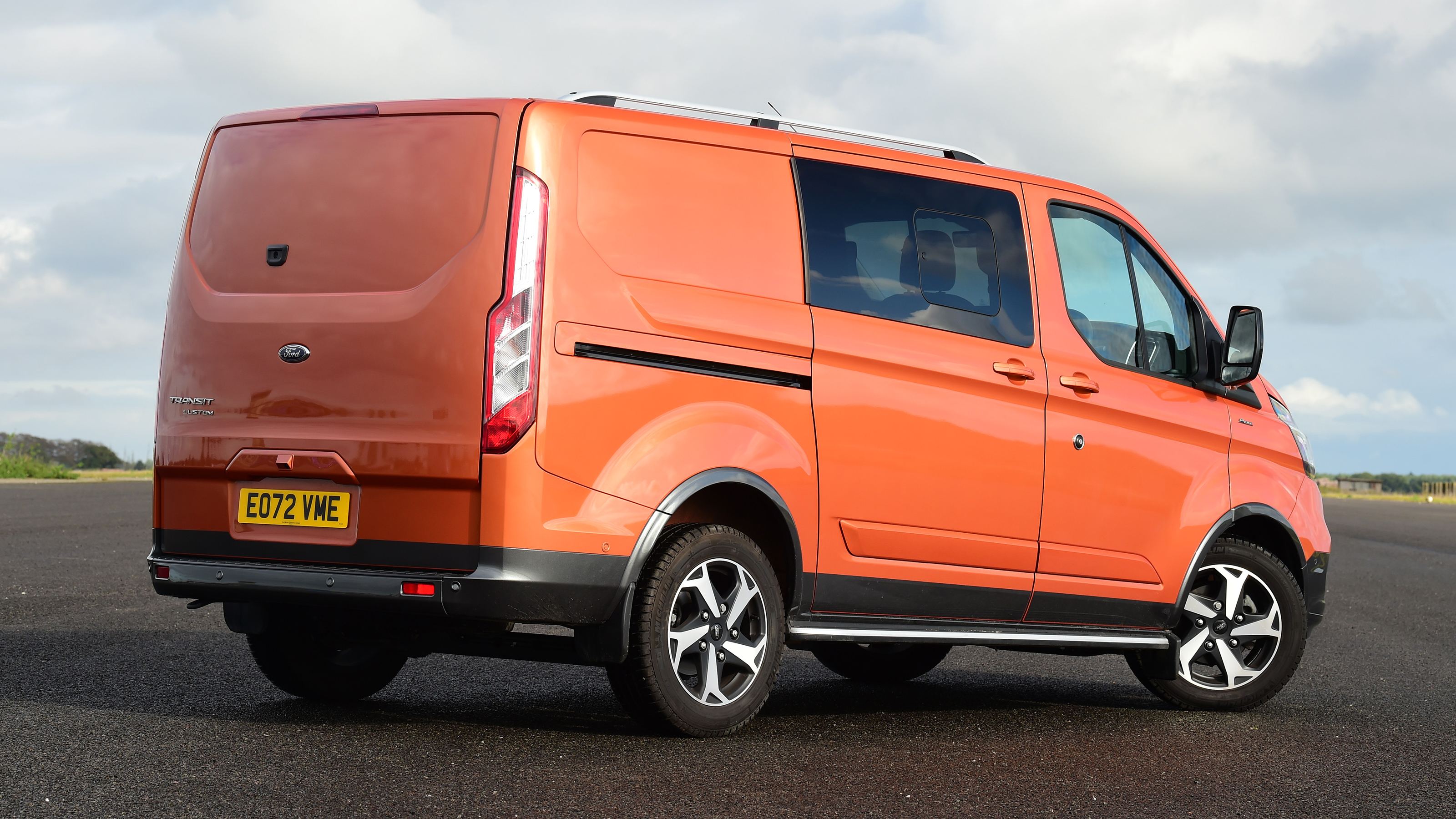 FordFord Transit Custom - rear static