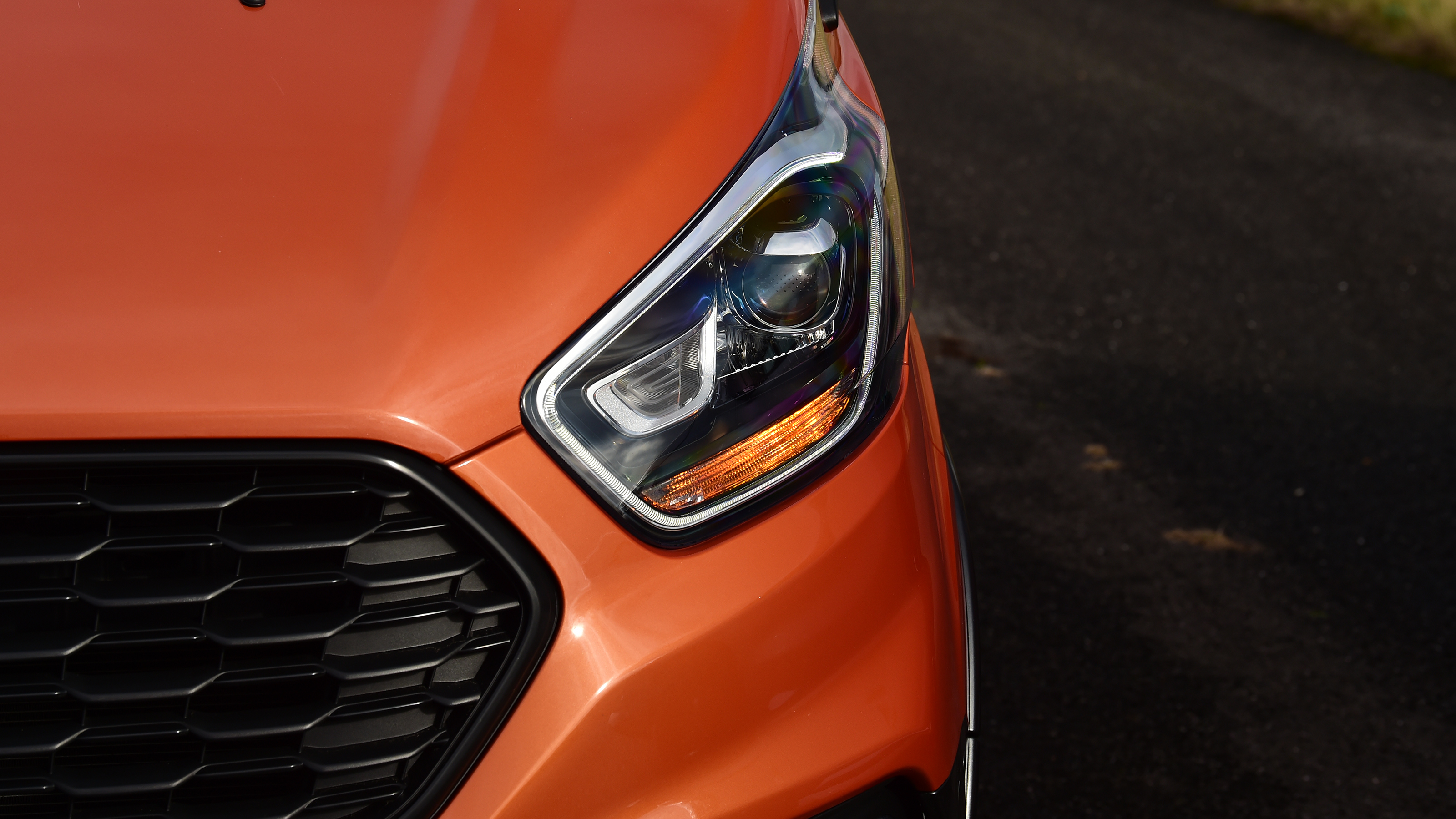 Ford Transit Custom - headlight