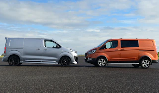 FordFord Transit Custom and Vauxhall Vivaro - face-to-face static (doors closed)