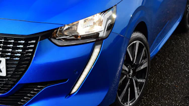 Used Peugeot 208 Mk2 - front light