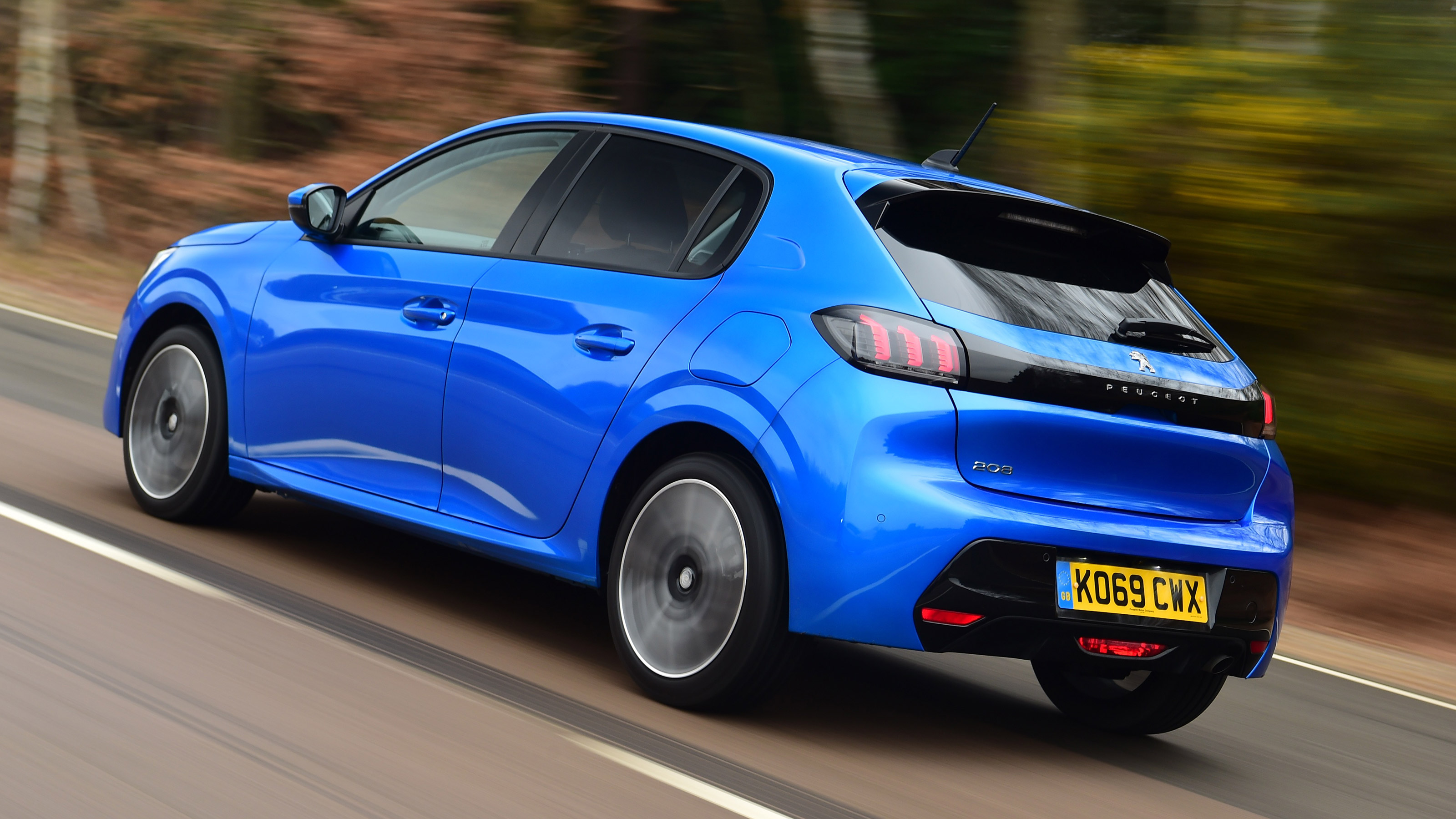 Used Peugeot 208 Mk2 - rear action