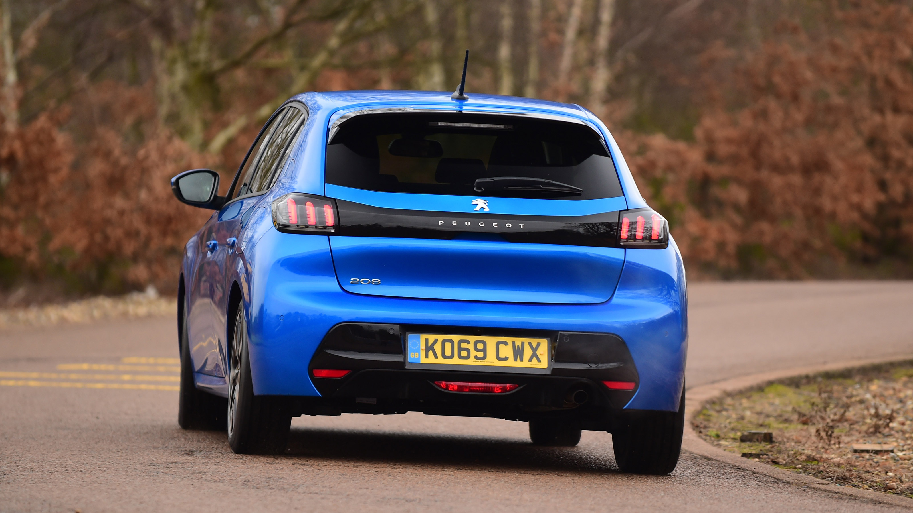 Used Peugeot 208 Mk2 - rear cornering