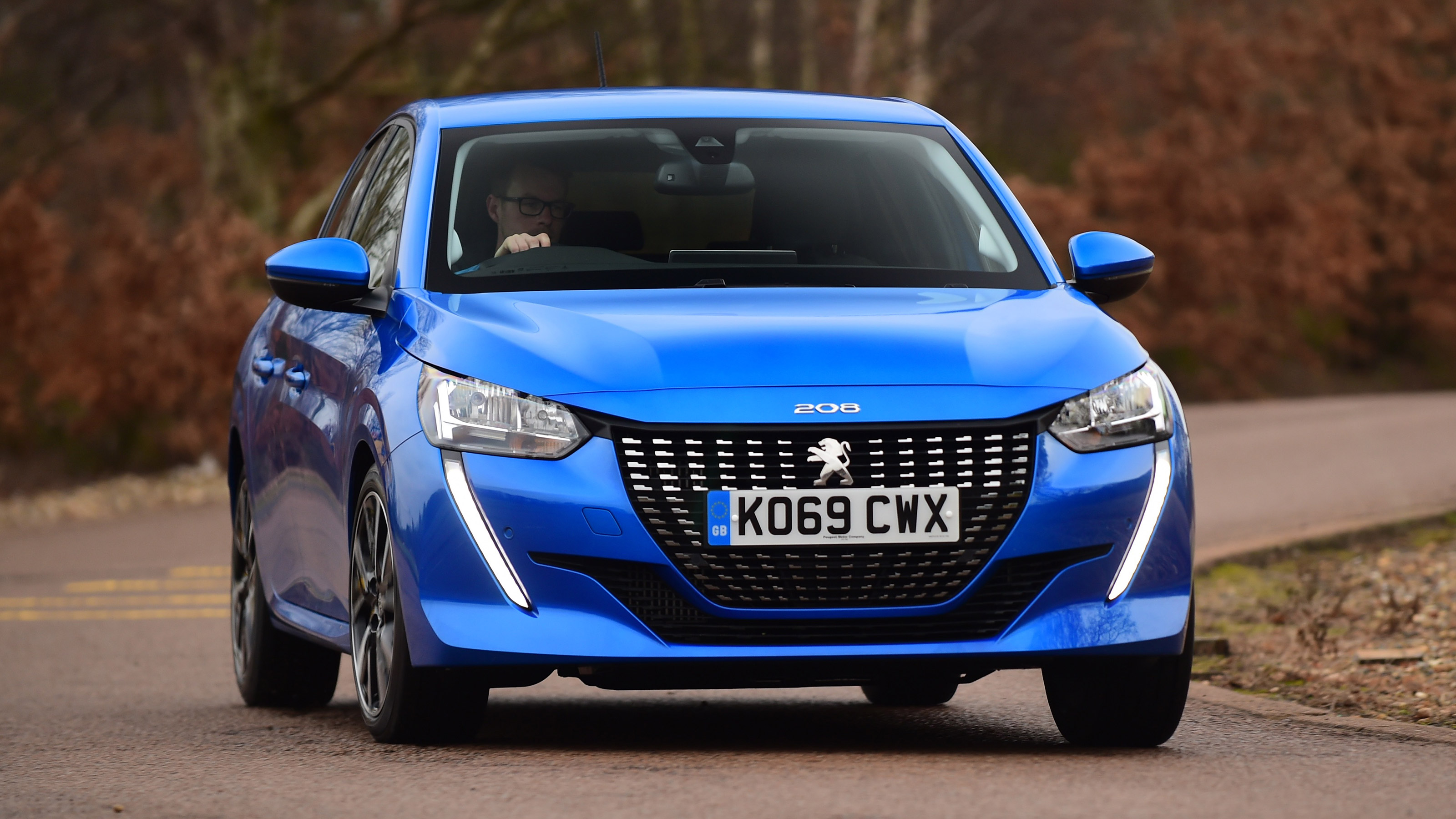 Used Peugeot 208 Mk2 - front cornering