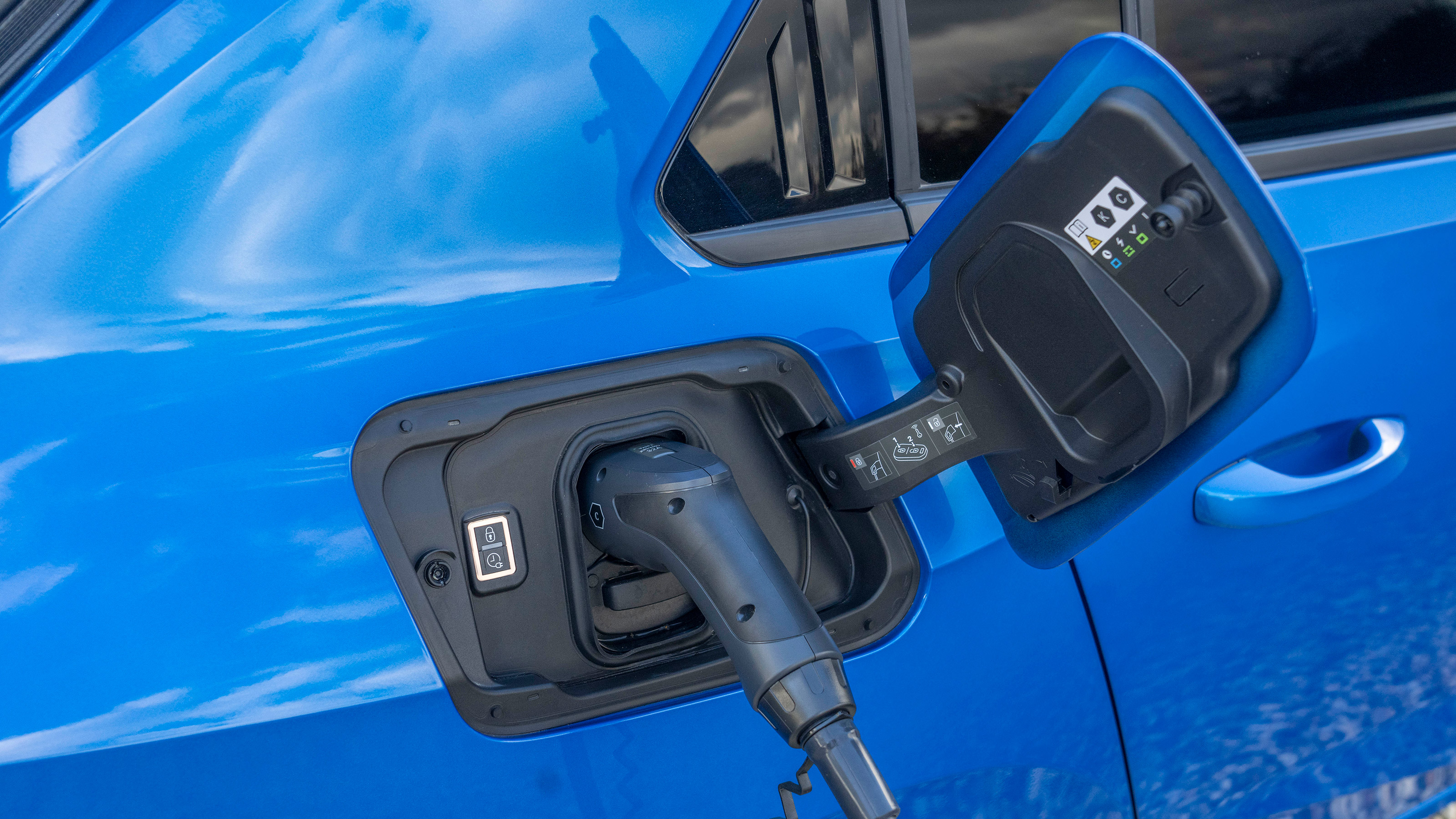 Vauxhall Astra Electric UK - charging