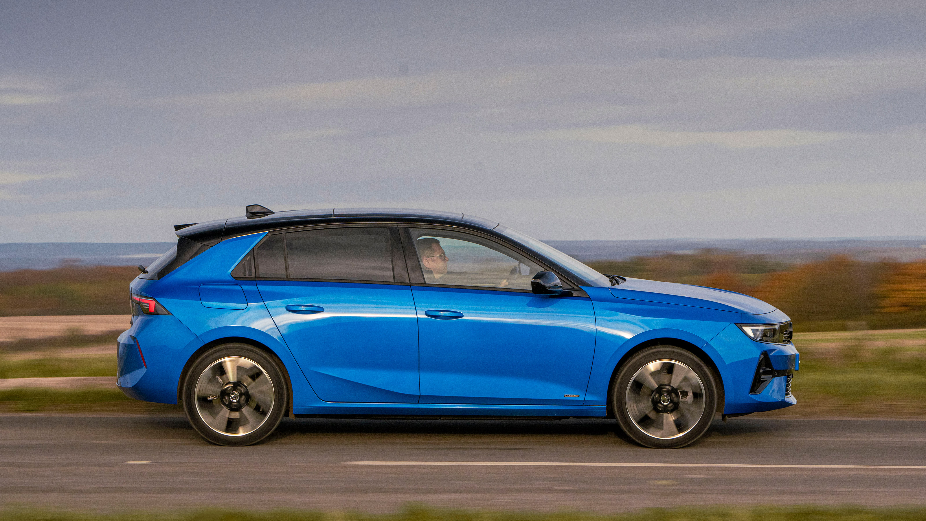 Vauxhall Astra Electric UK - side