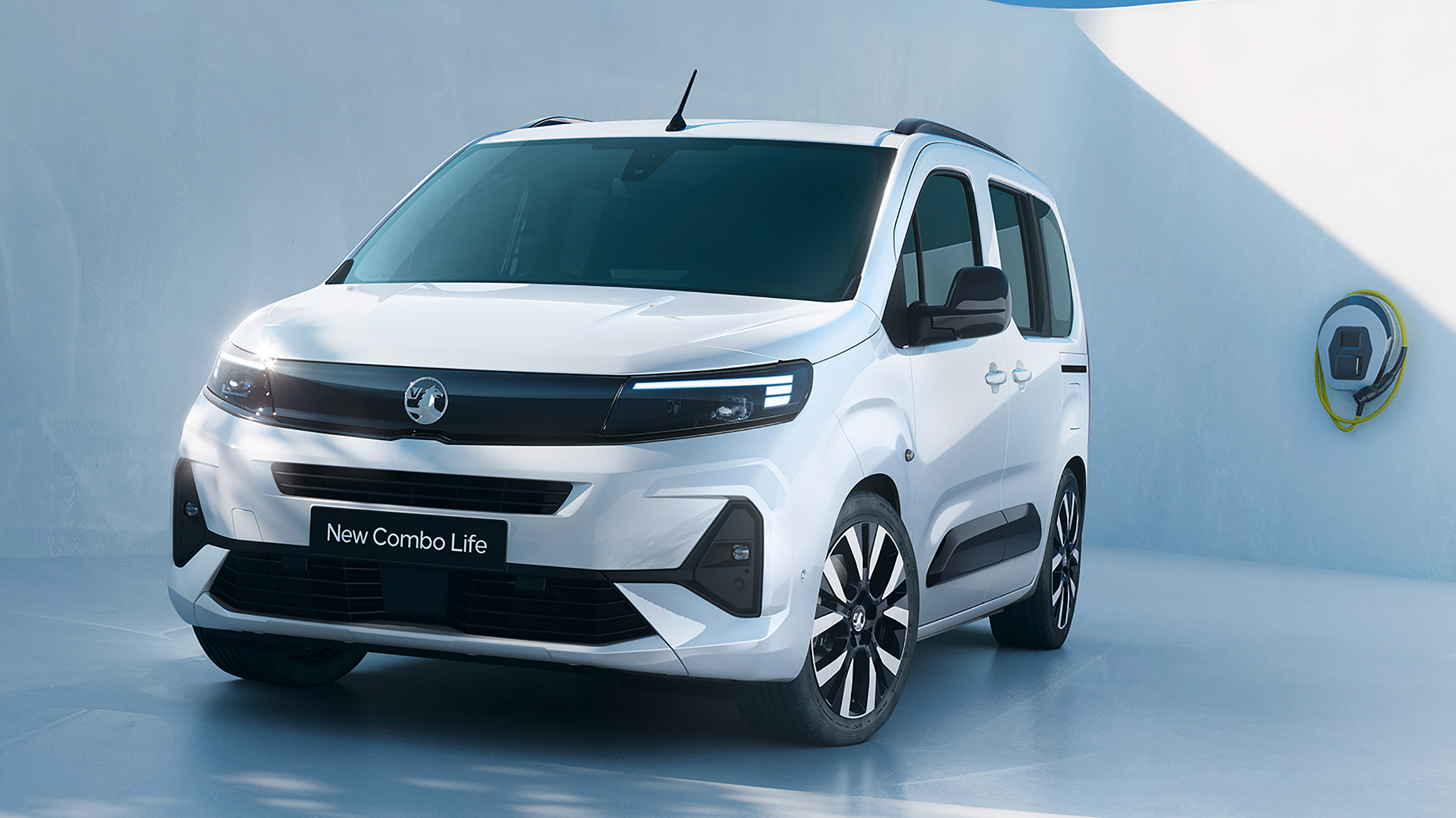 Vauxhall Combo Life Electric - front static