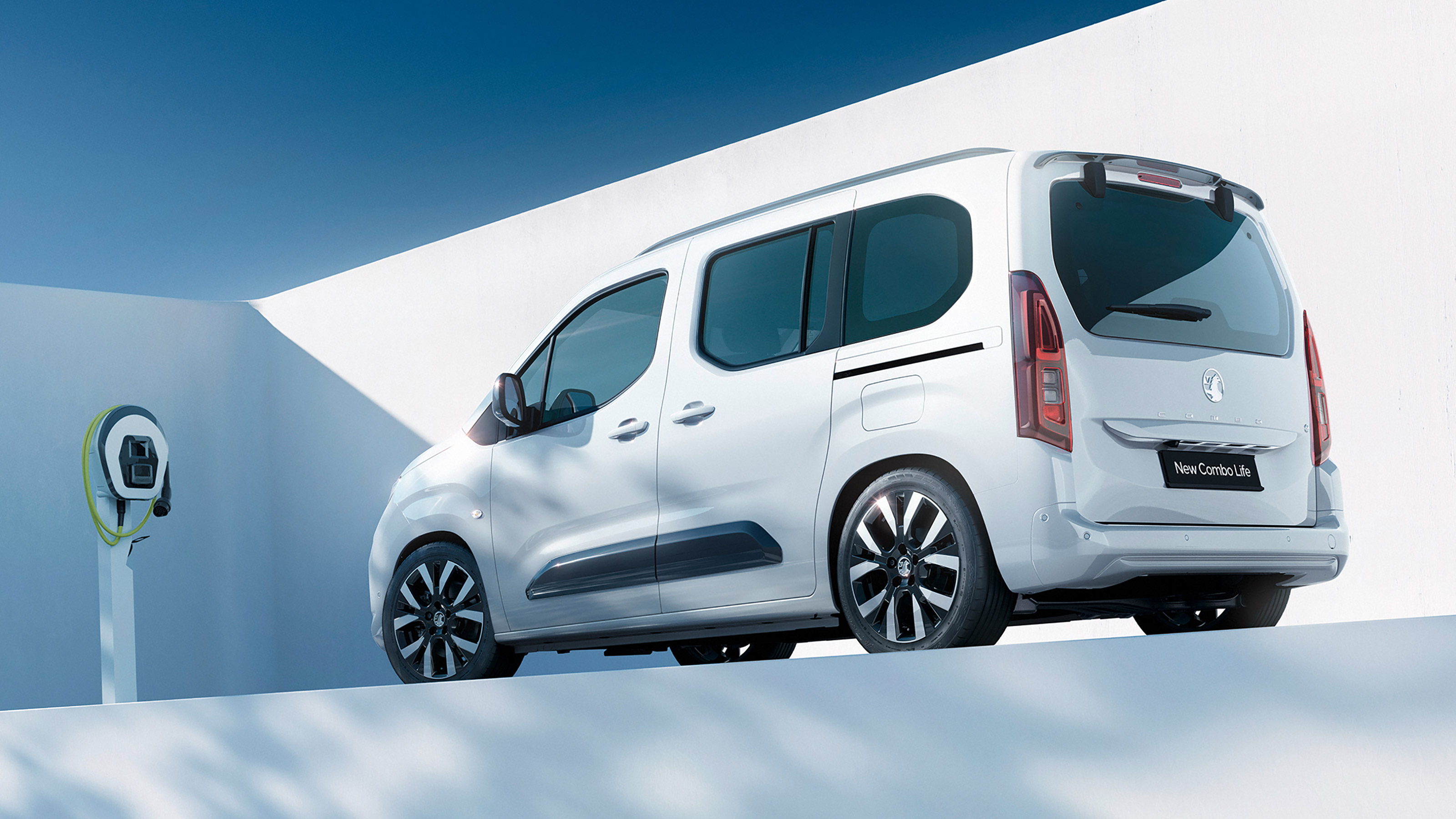 Vauxhall Combo Life Electric - rear
