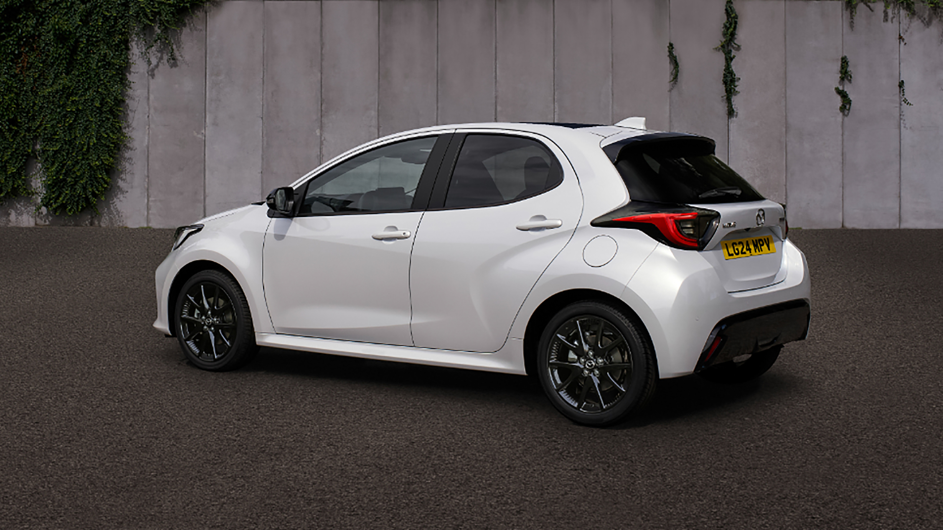 Mazda 2 Hybrid facelift - rear static