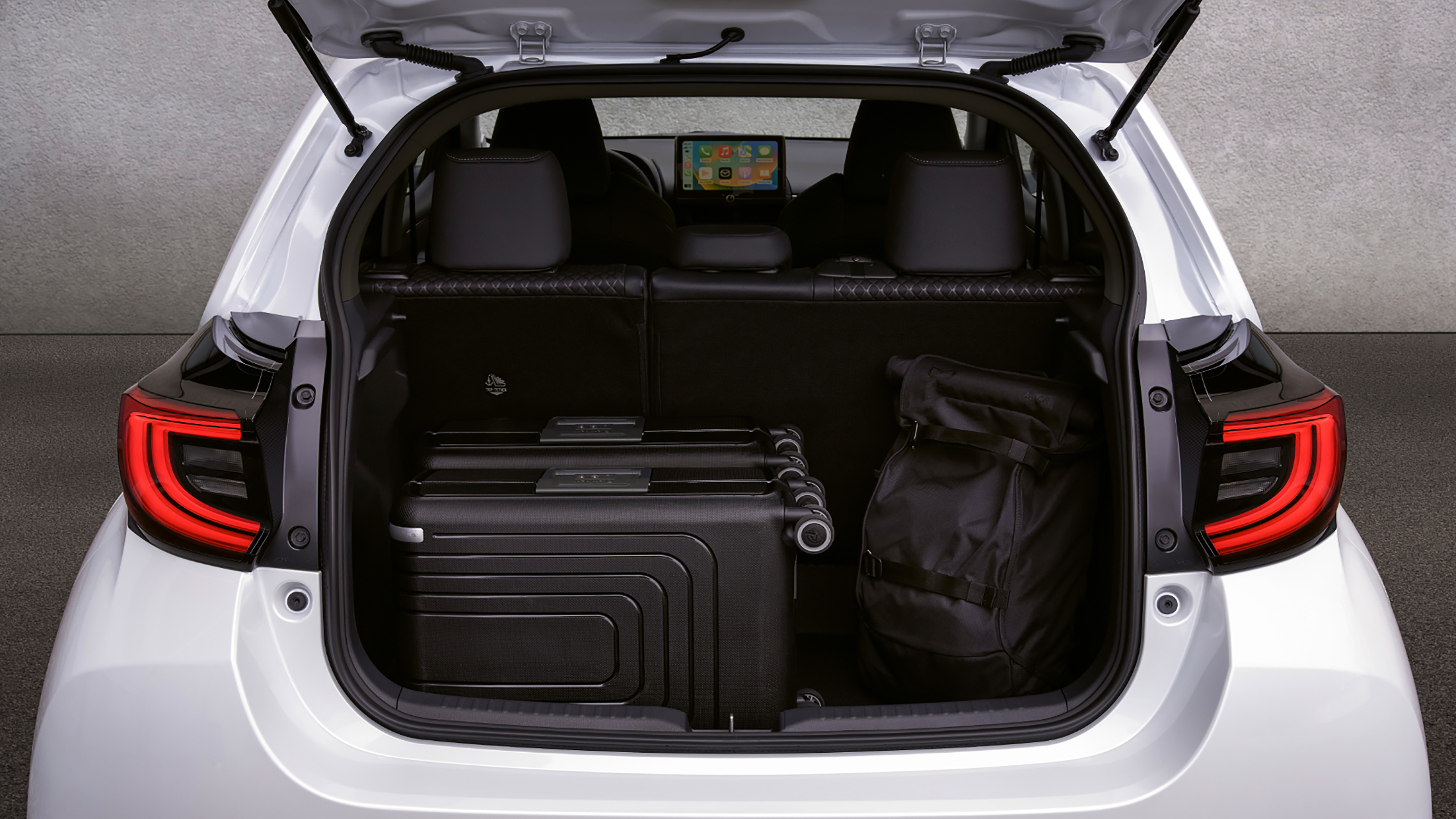 Mazda 2 Hybrid facelift - boot