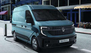 Renault Master E-Tech - front