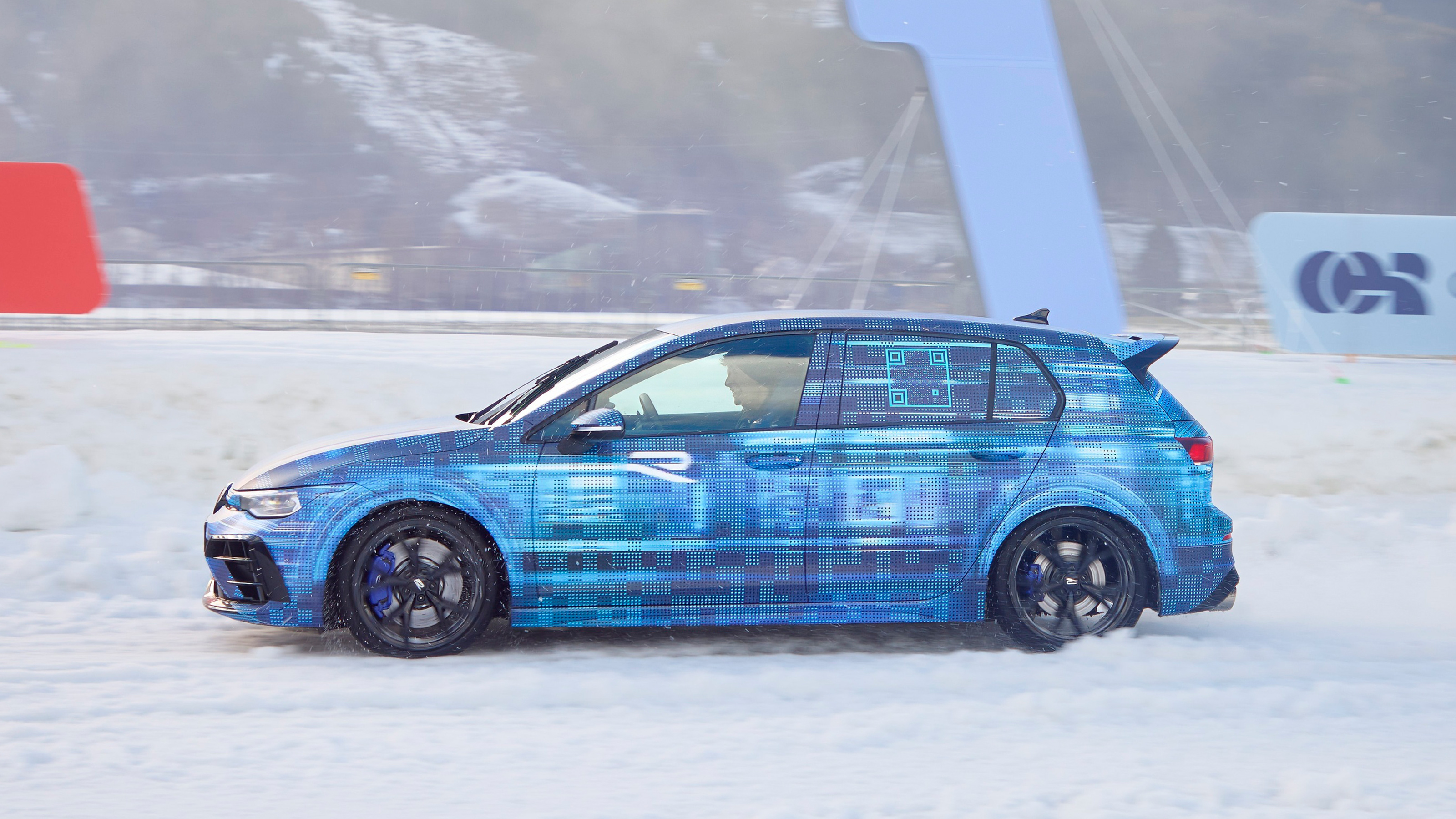 Volkswagen Golf R facelift - side 