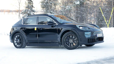 Porsche Cayenne (camouflaged) - front 3/4