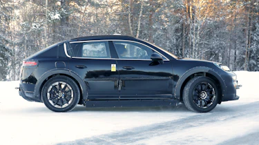 Porsche Cayenne (camouflaged) - side