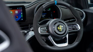 Abarth 500e Convertible - dash