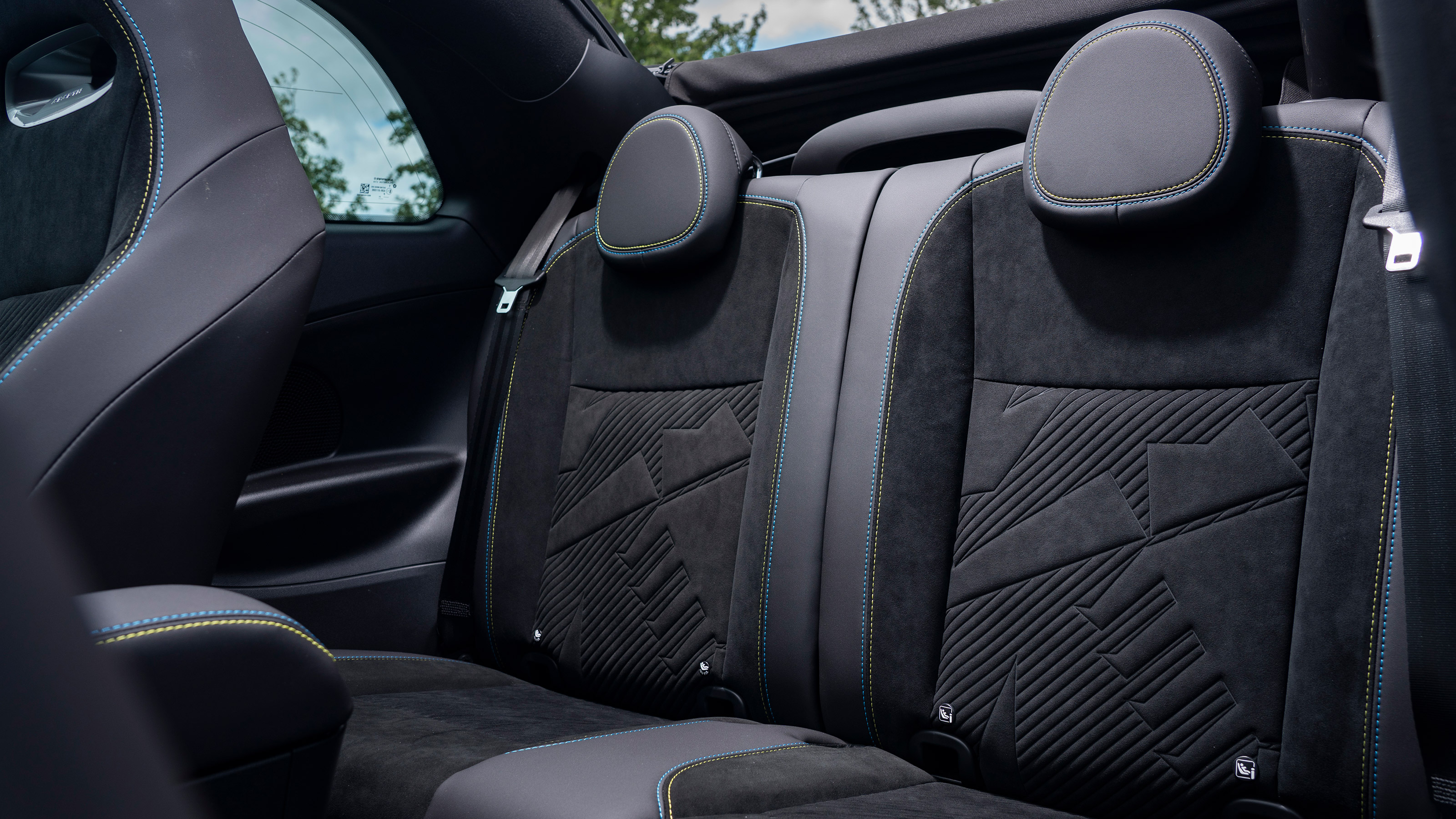 Abarth 500e Convertible - rear seats
