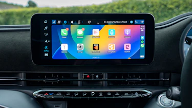 Abarth 500e Convertible - infotainment