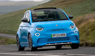 Abarth 500e Convertible - front cornering