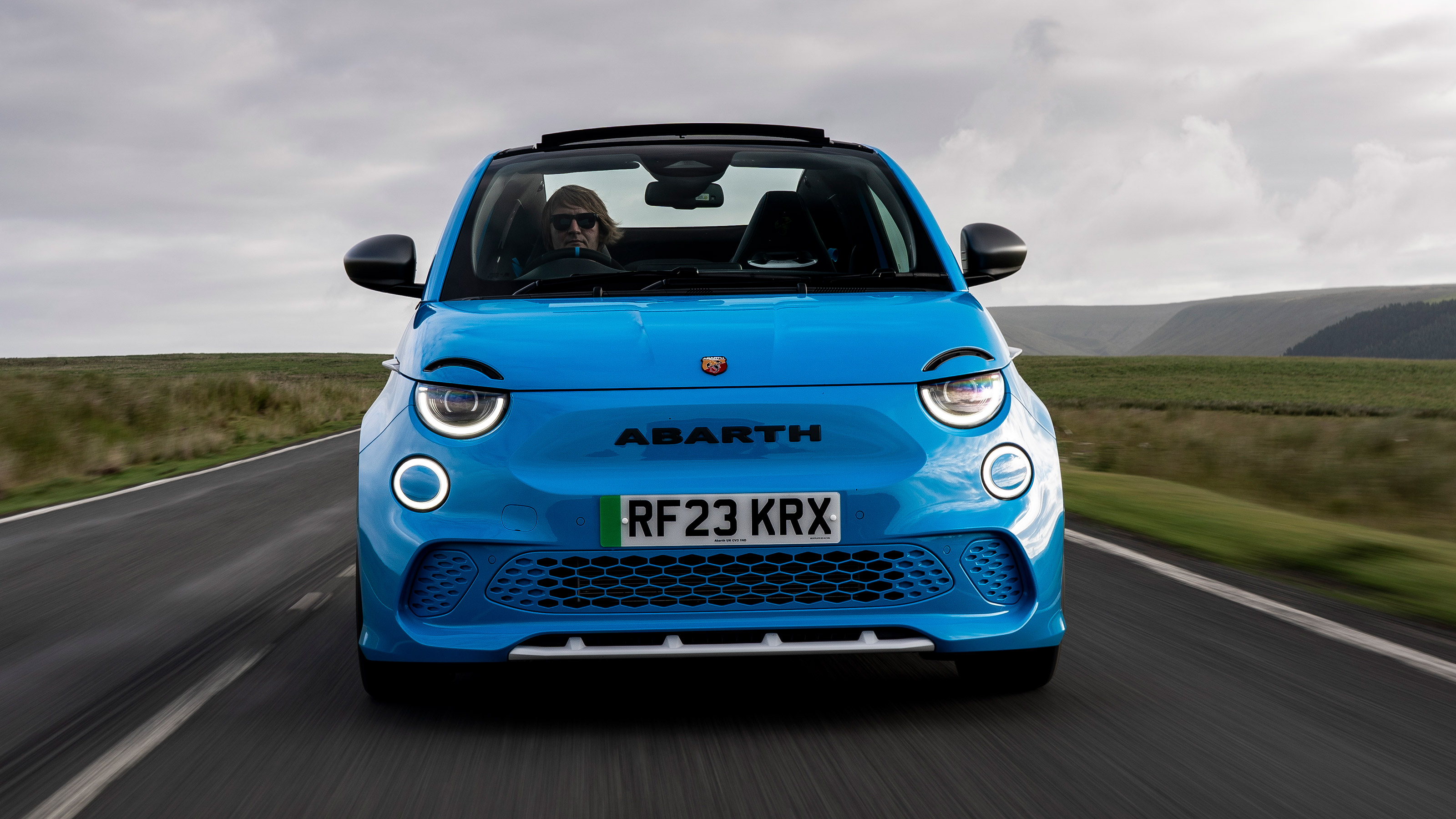 Abarth 500e Convertible - full front