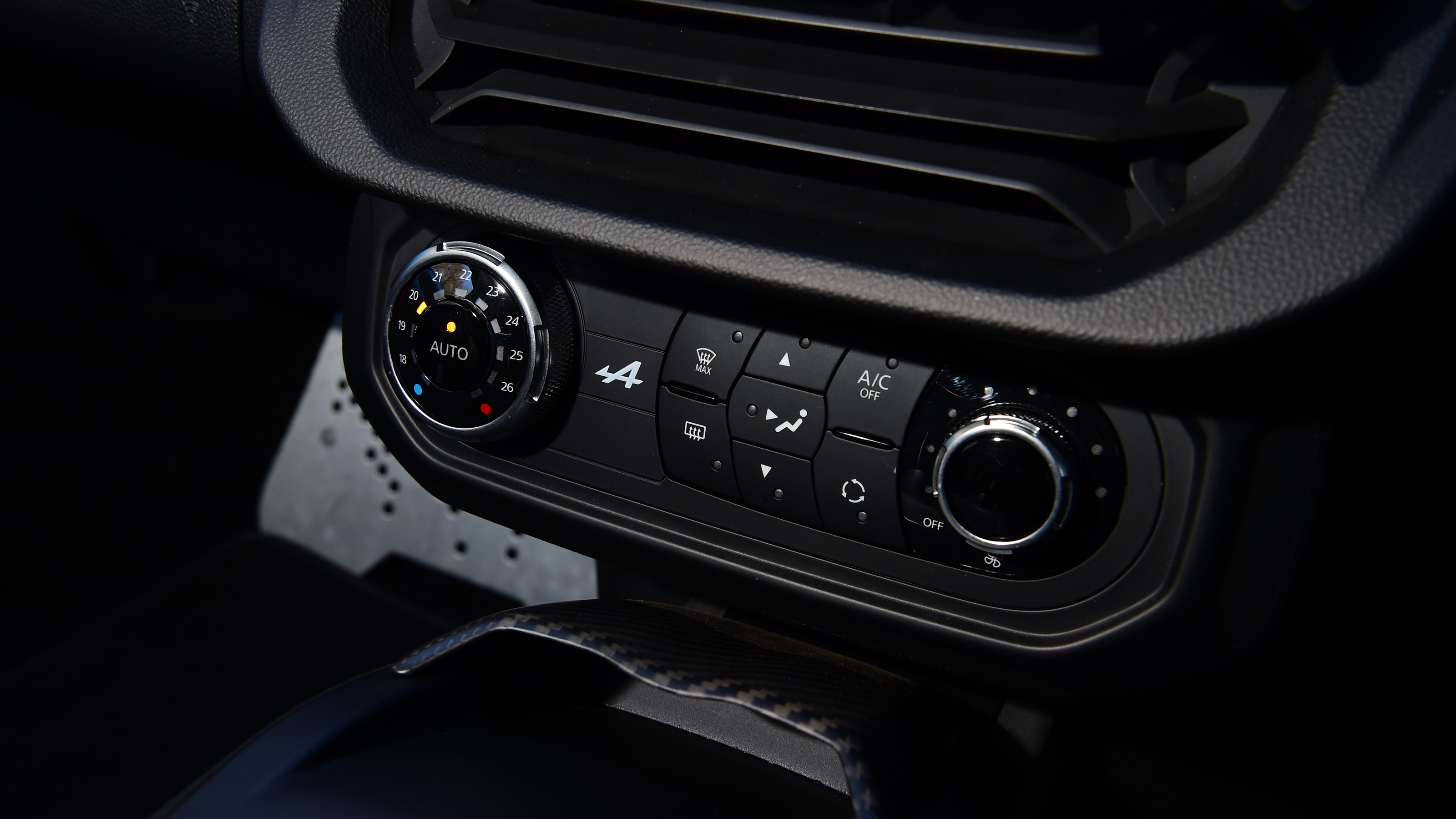Alpine A110 R - climate controls