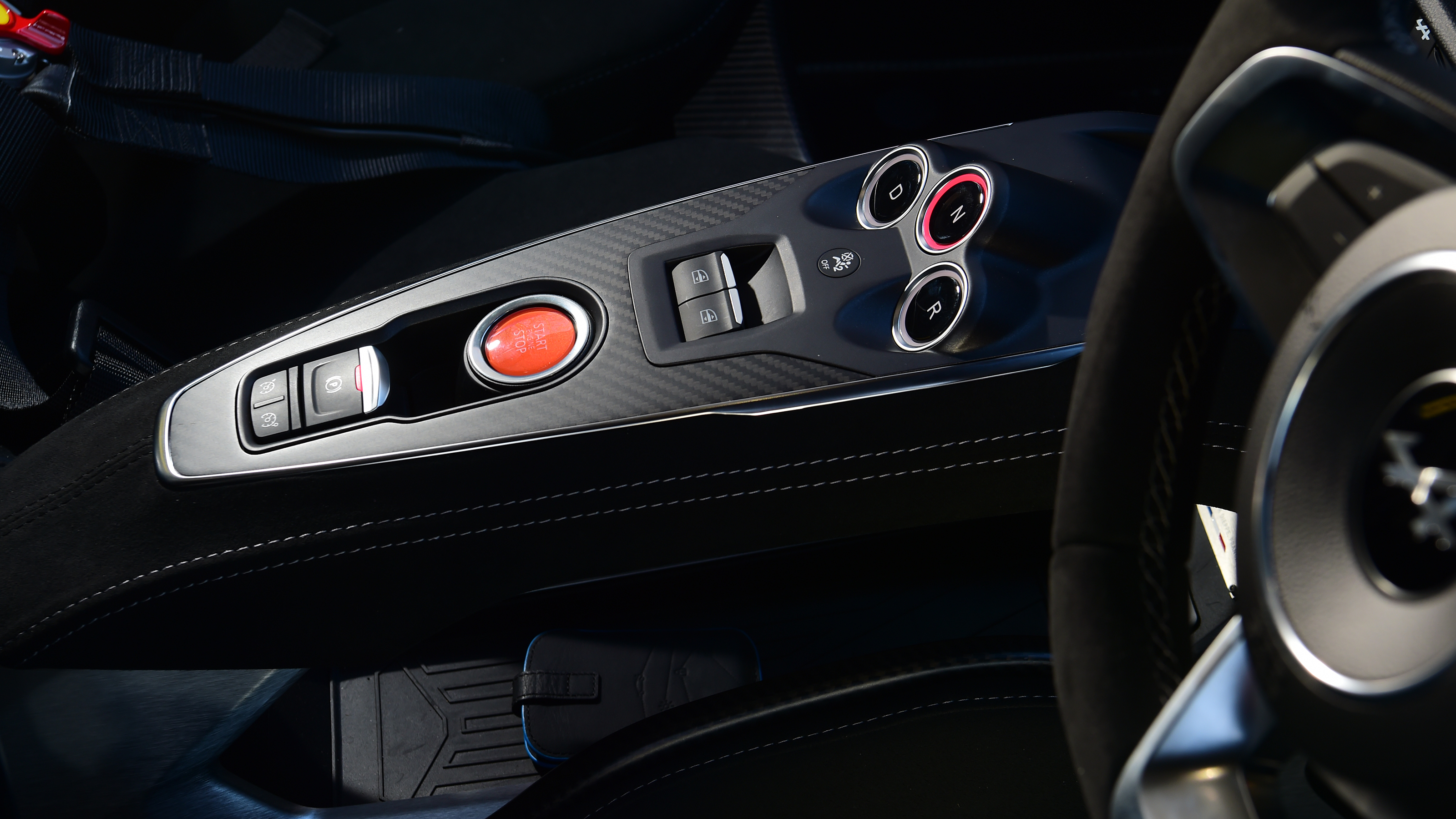 Alpine A110 R - gear selector