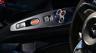 Alpine A110 R - gear selector