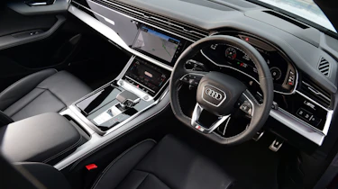 Audi Q8 - interior