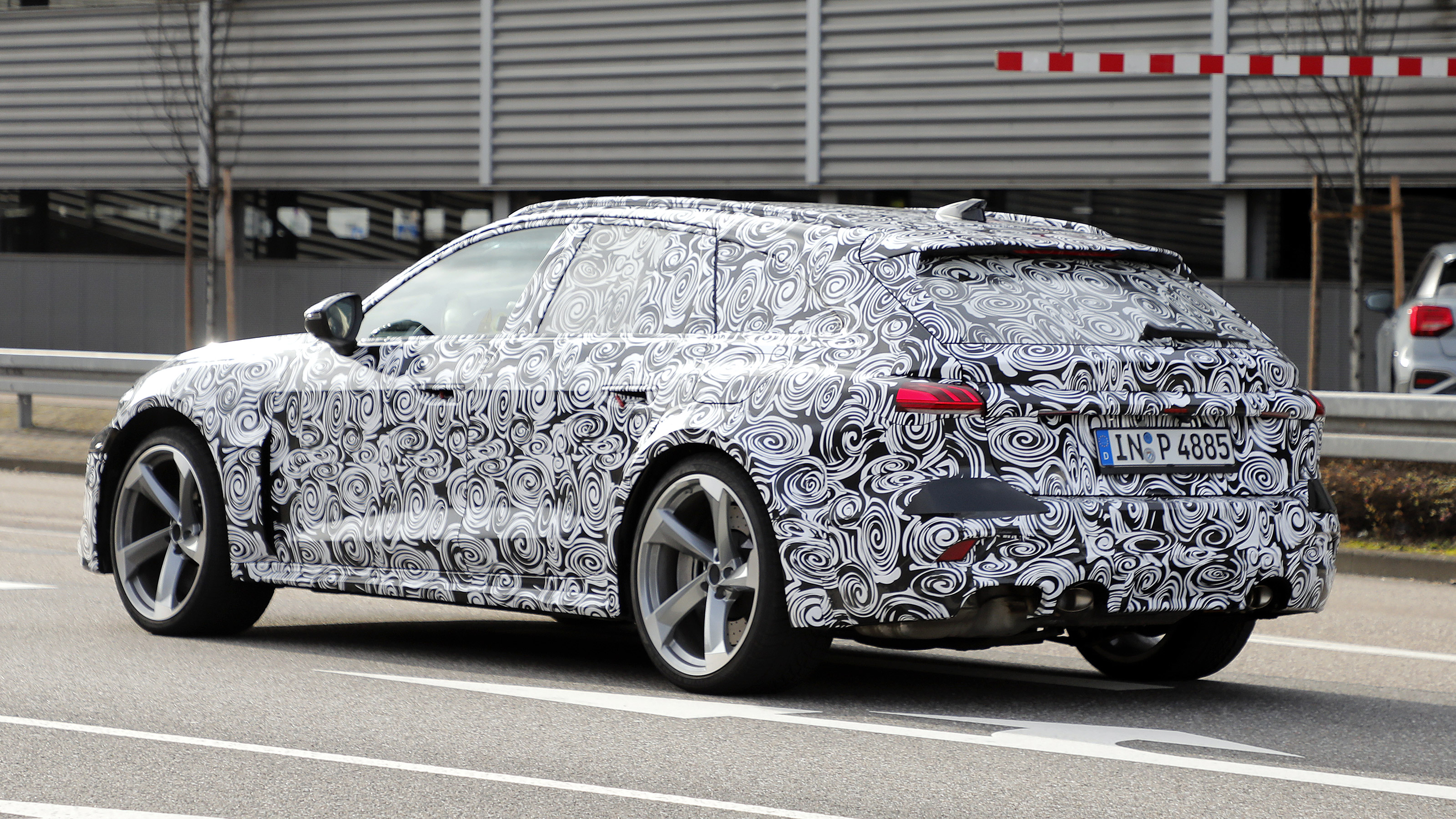 Audi RS 5 Avant spyshot 4