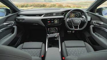 Audi SQ8 Sportback e-tron - dashboard