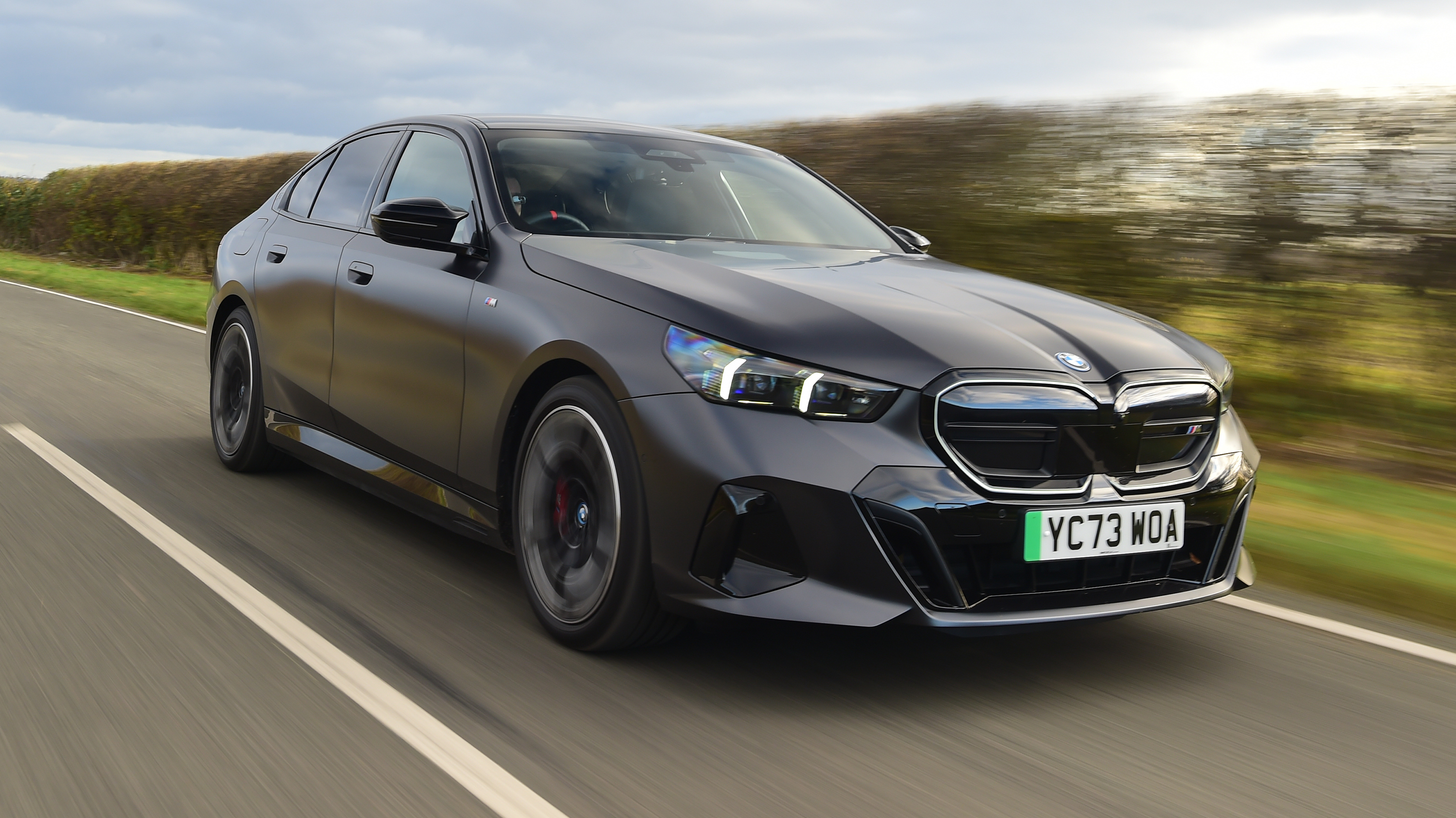 BMW i5 - front tracking