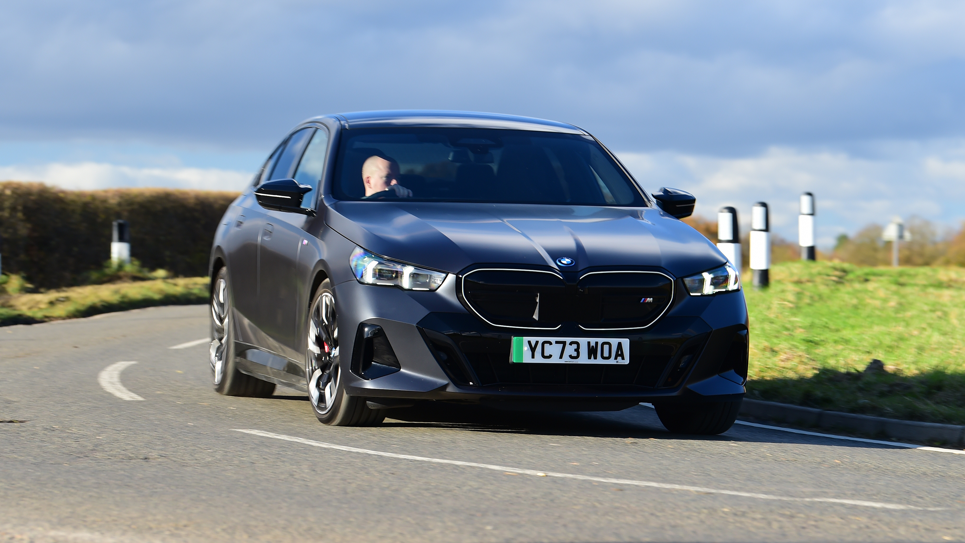 BMW i5 - front cornering