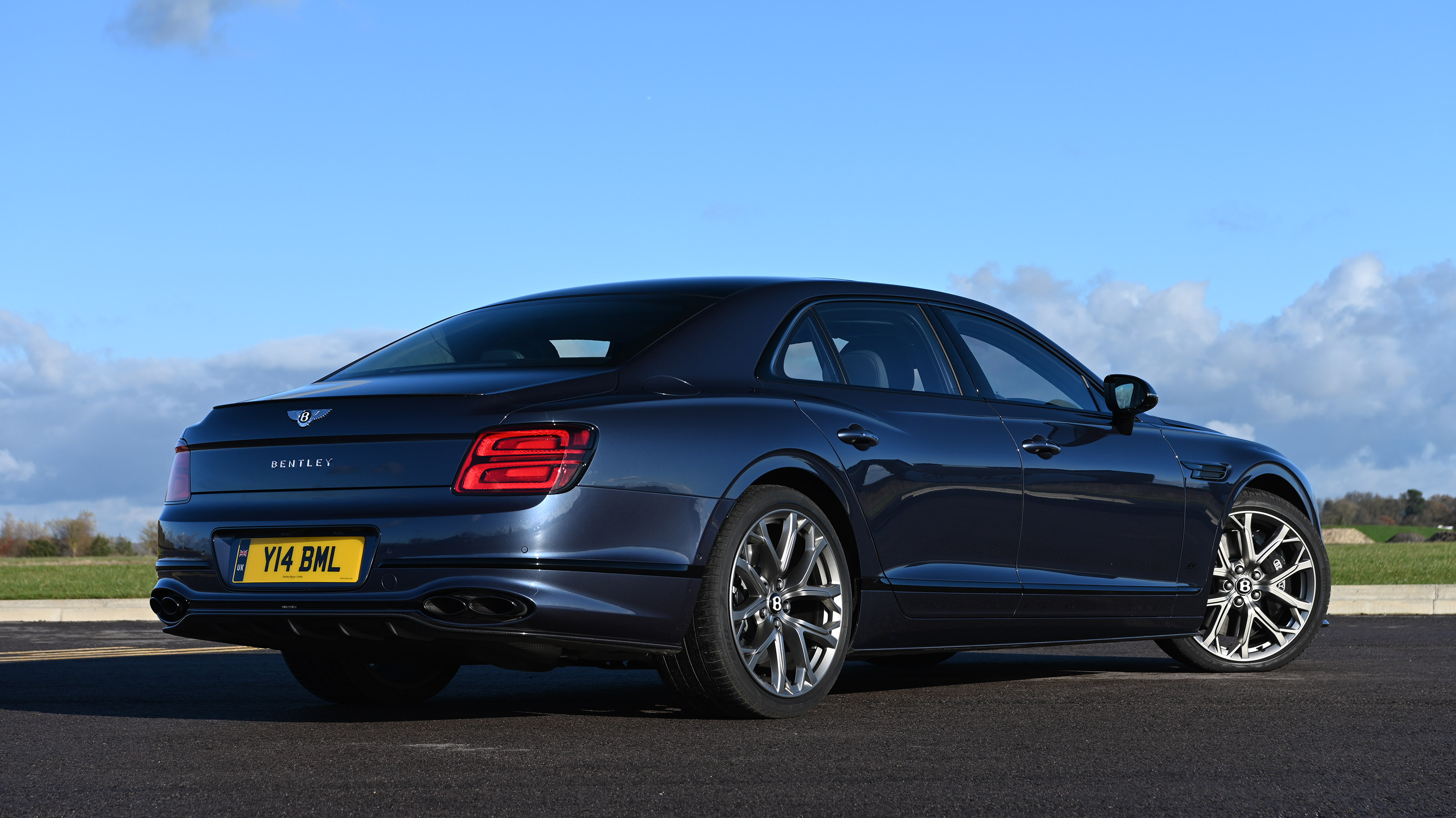 Bentley Flying Spur V8 S - rear static