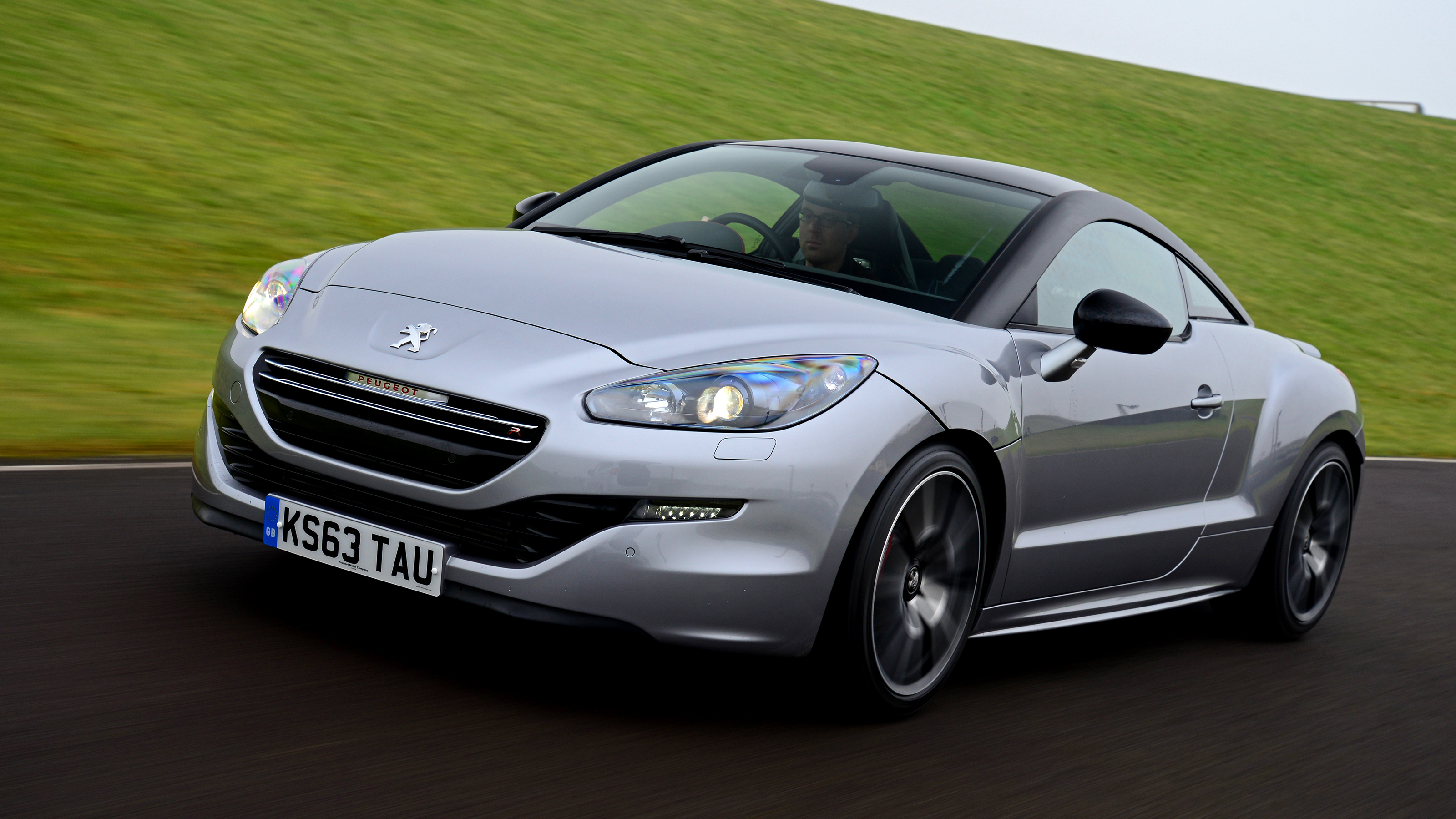 Peugeot RCZ - front tracking