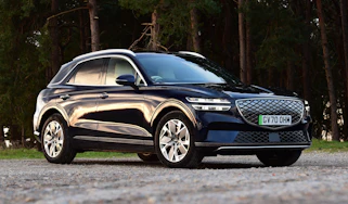 Genesis Electrified GV70 long termer - front static