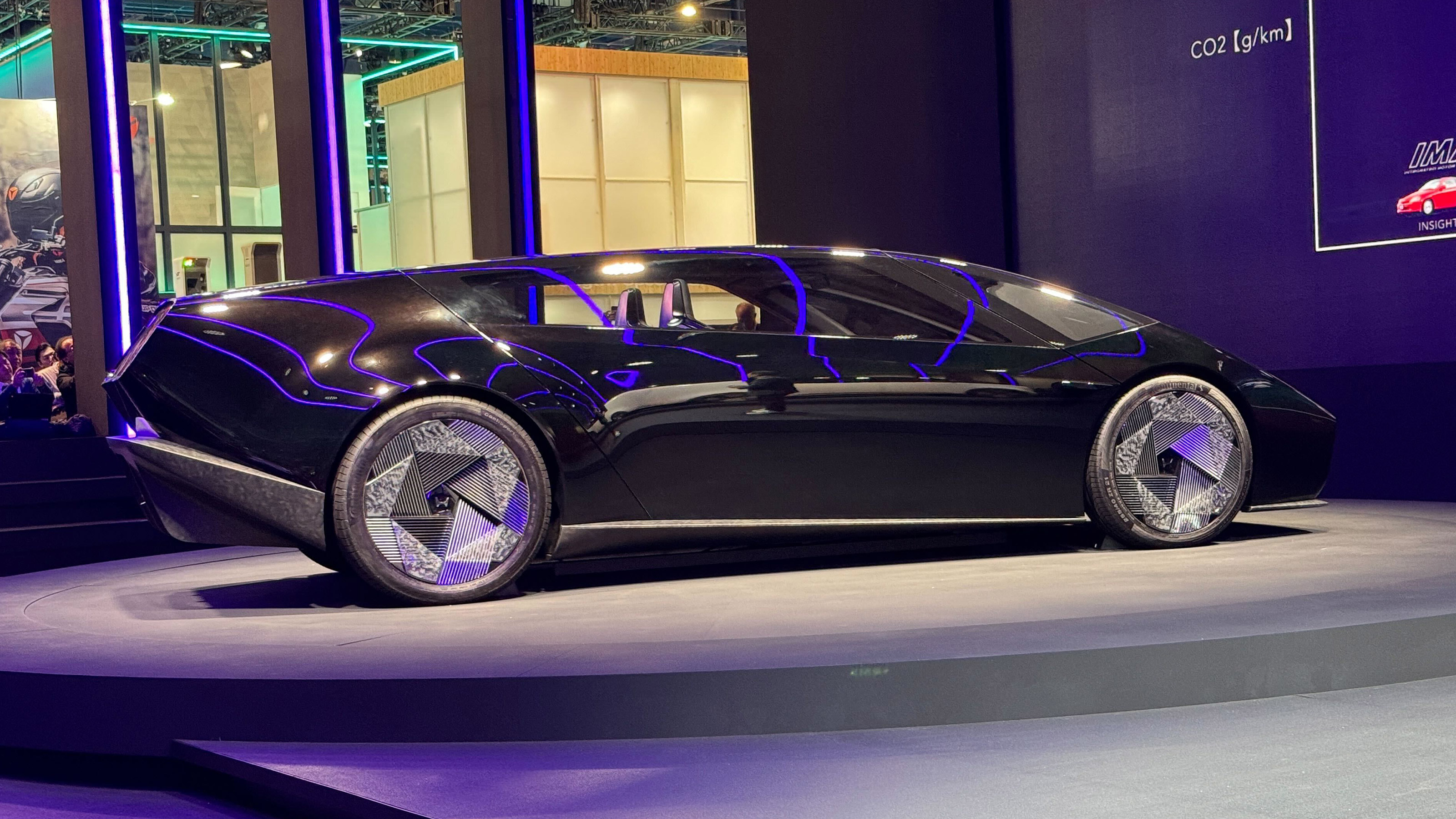 Honda Saloon concept CES - side