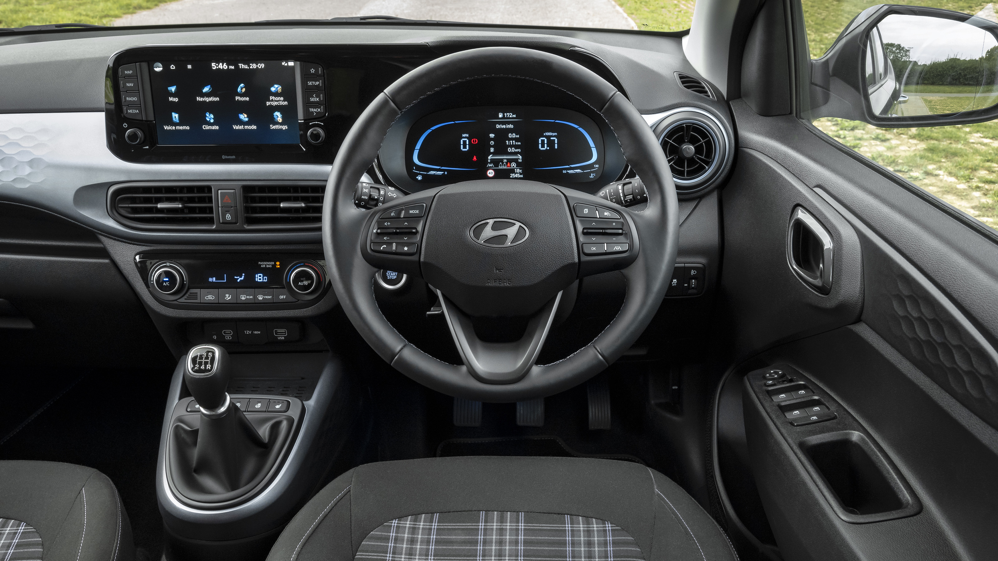 Hyundai i10 - interior