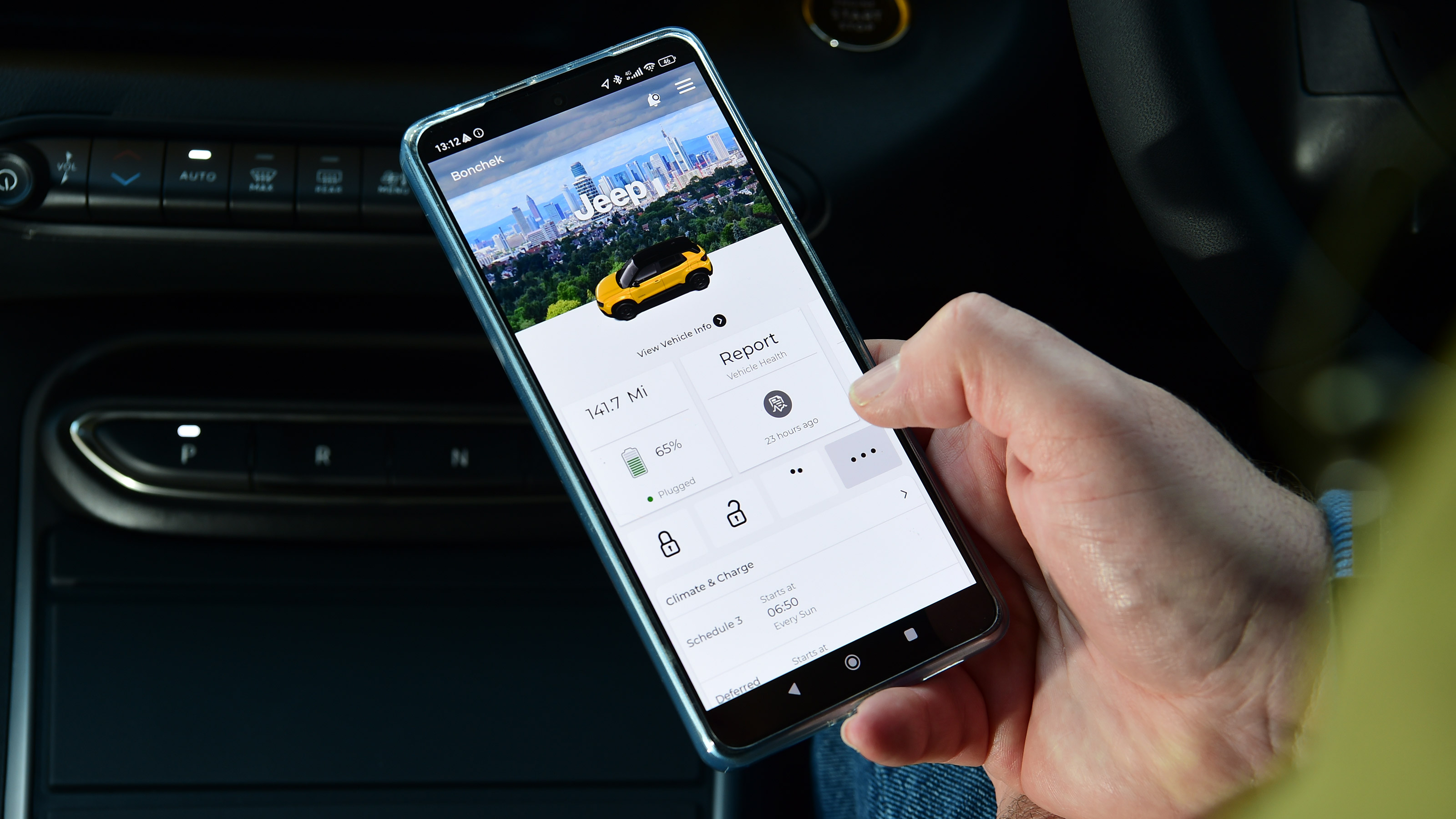 Jeep Avenger Summit - app