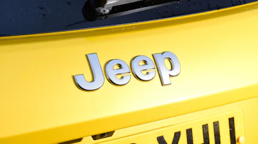 Jeep Avenger Summit - Jeep badge