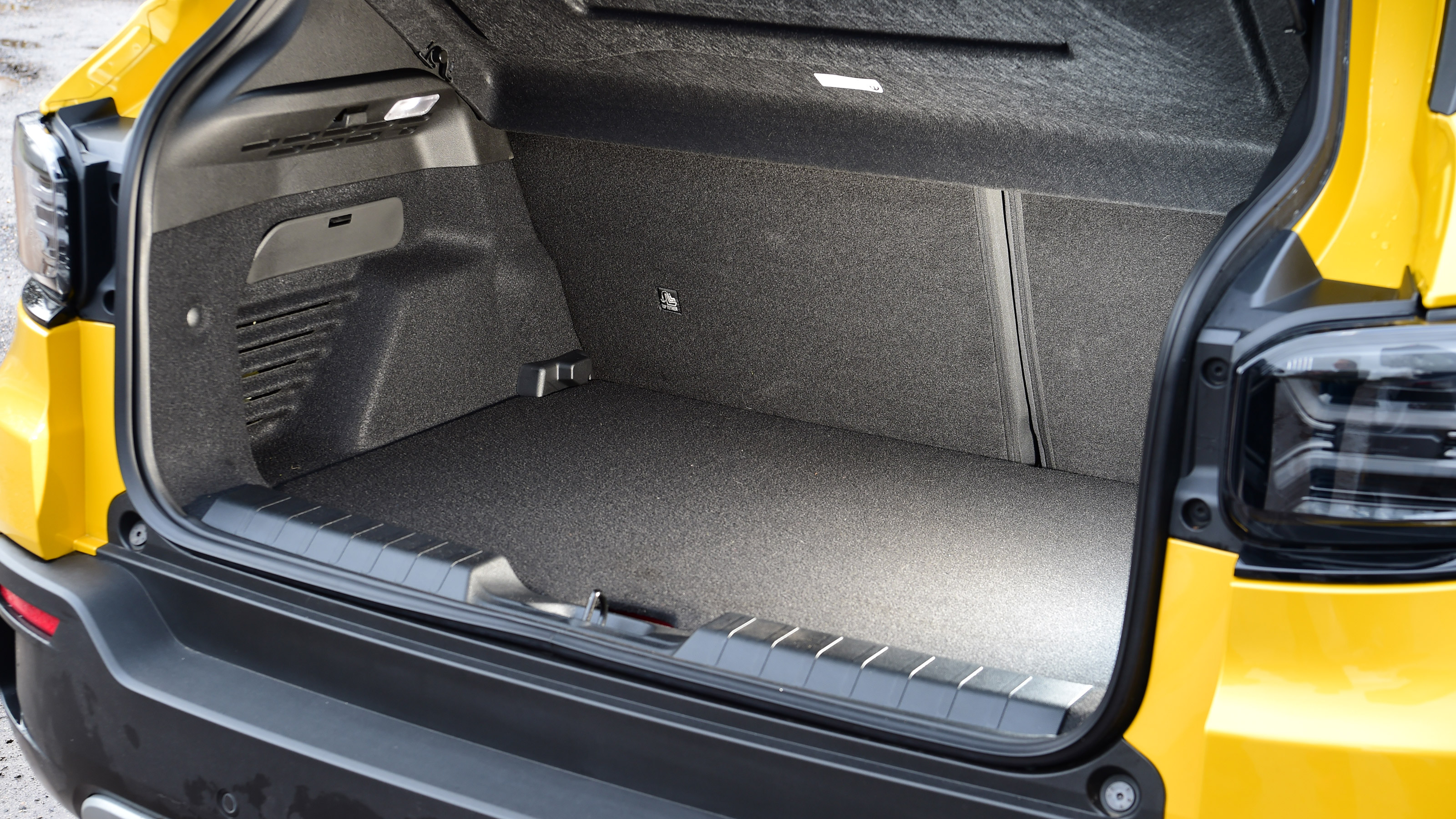 Jeep Avenger Summit - boot