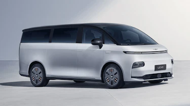 LEVC L380 - front quarter
