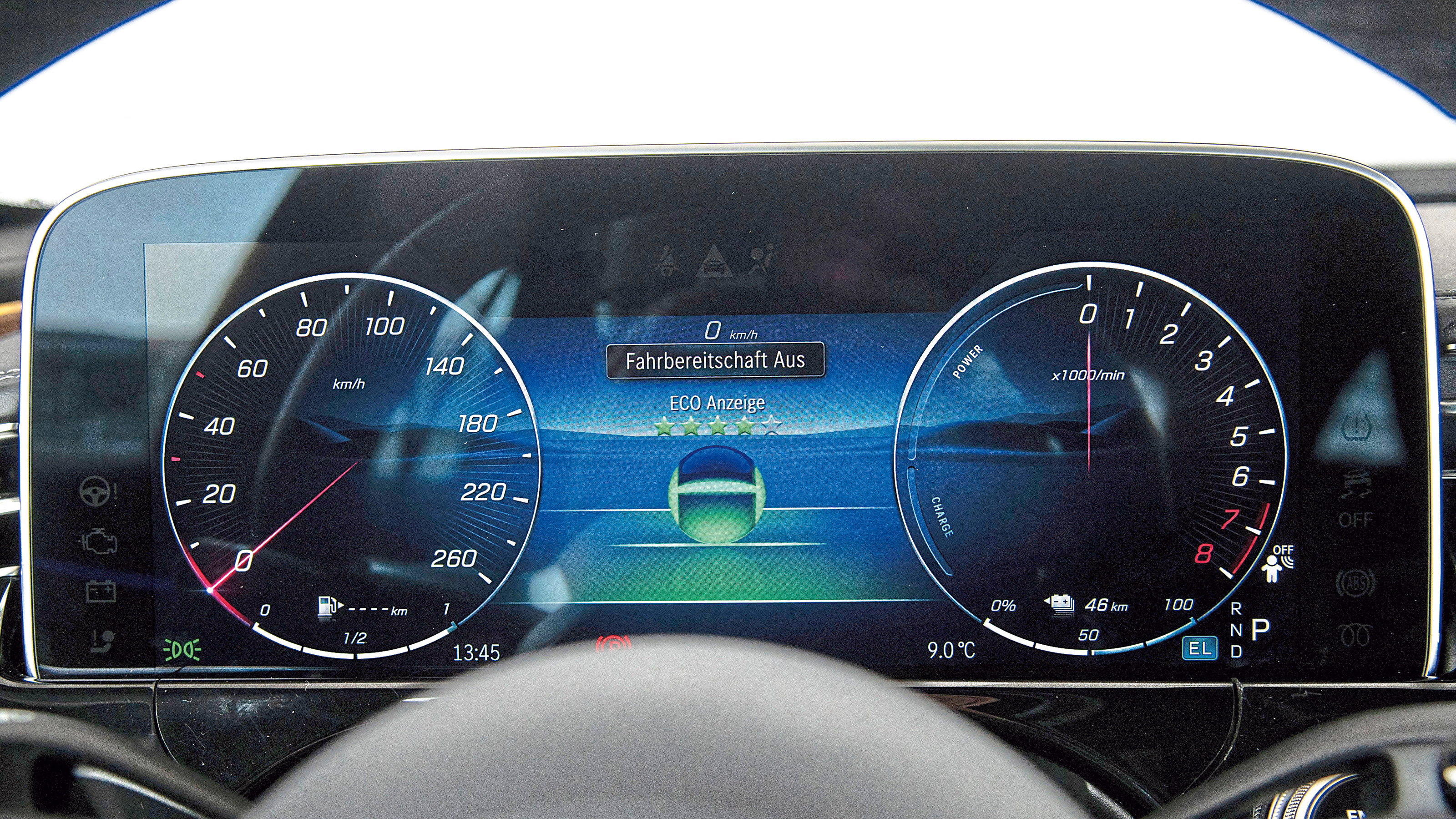 Mercedes E 300 e Estate - dials