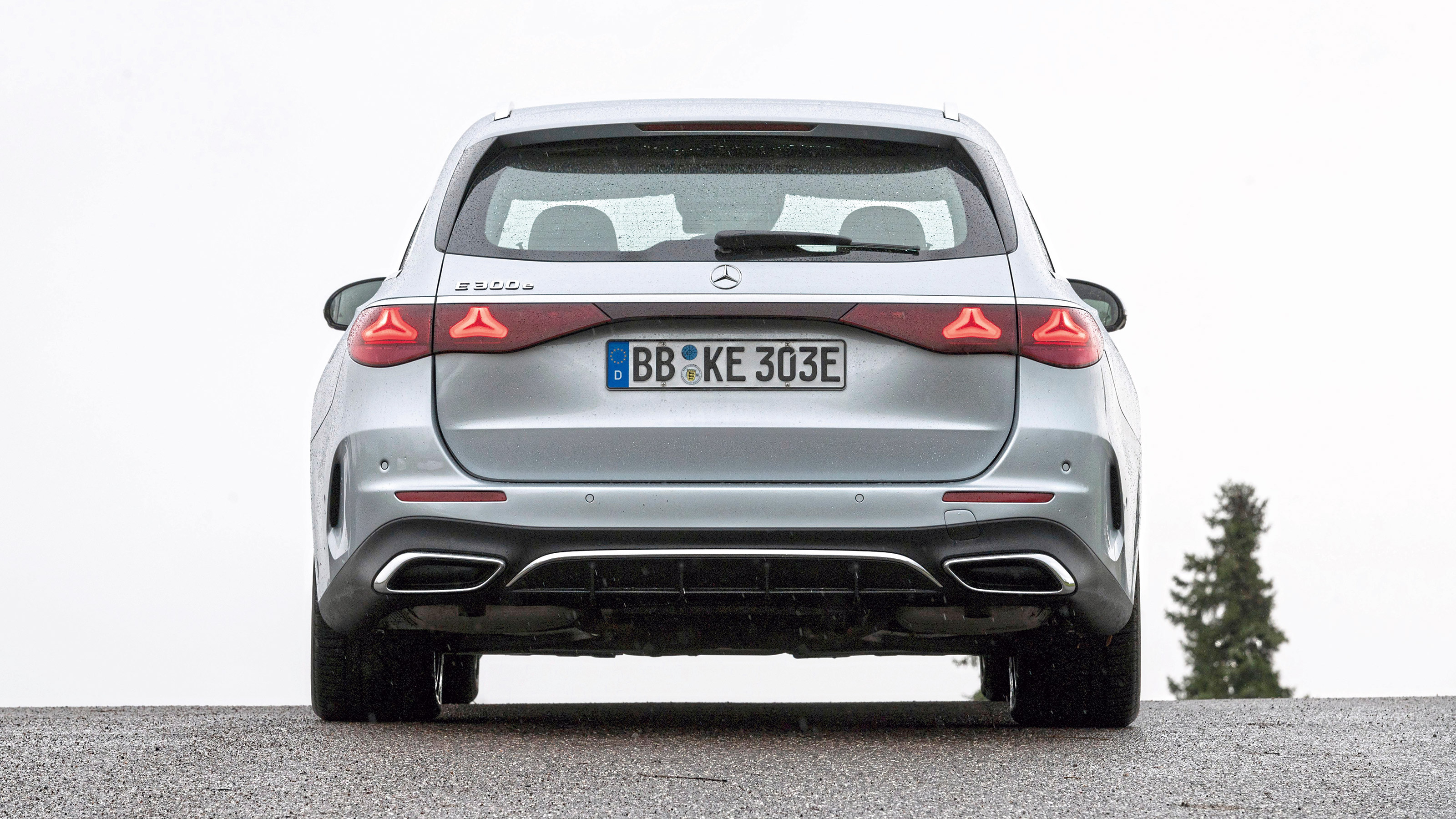 Mercedes E 300 e Estate - full rear