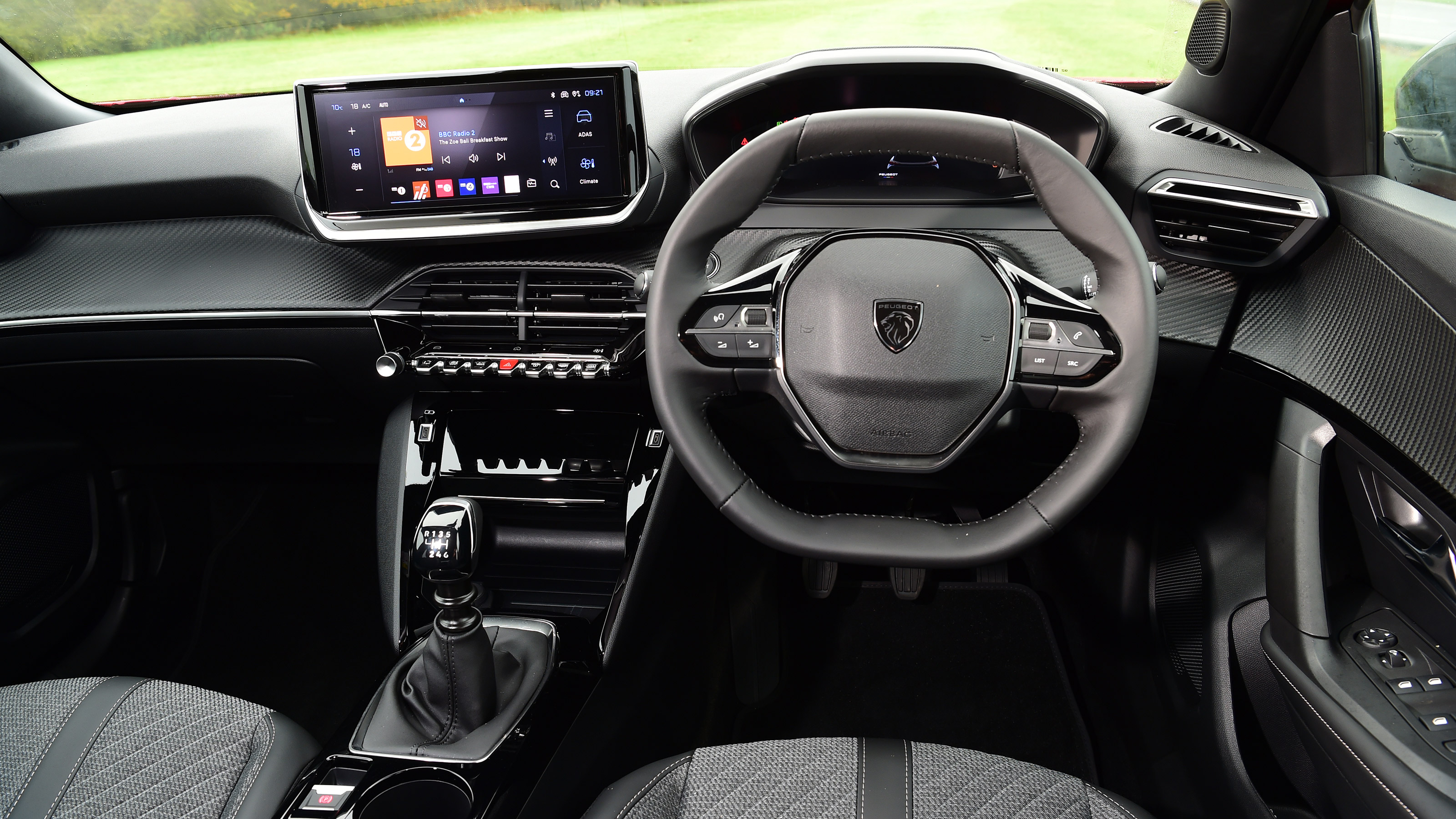 Peugeot 2008 facelift - dash
