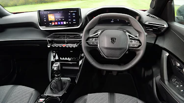 Peugeot 2008 facelift - dash