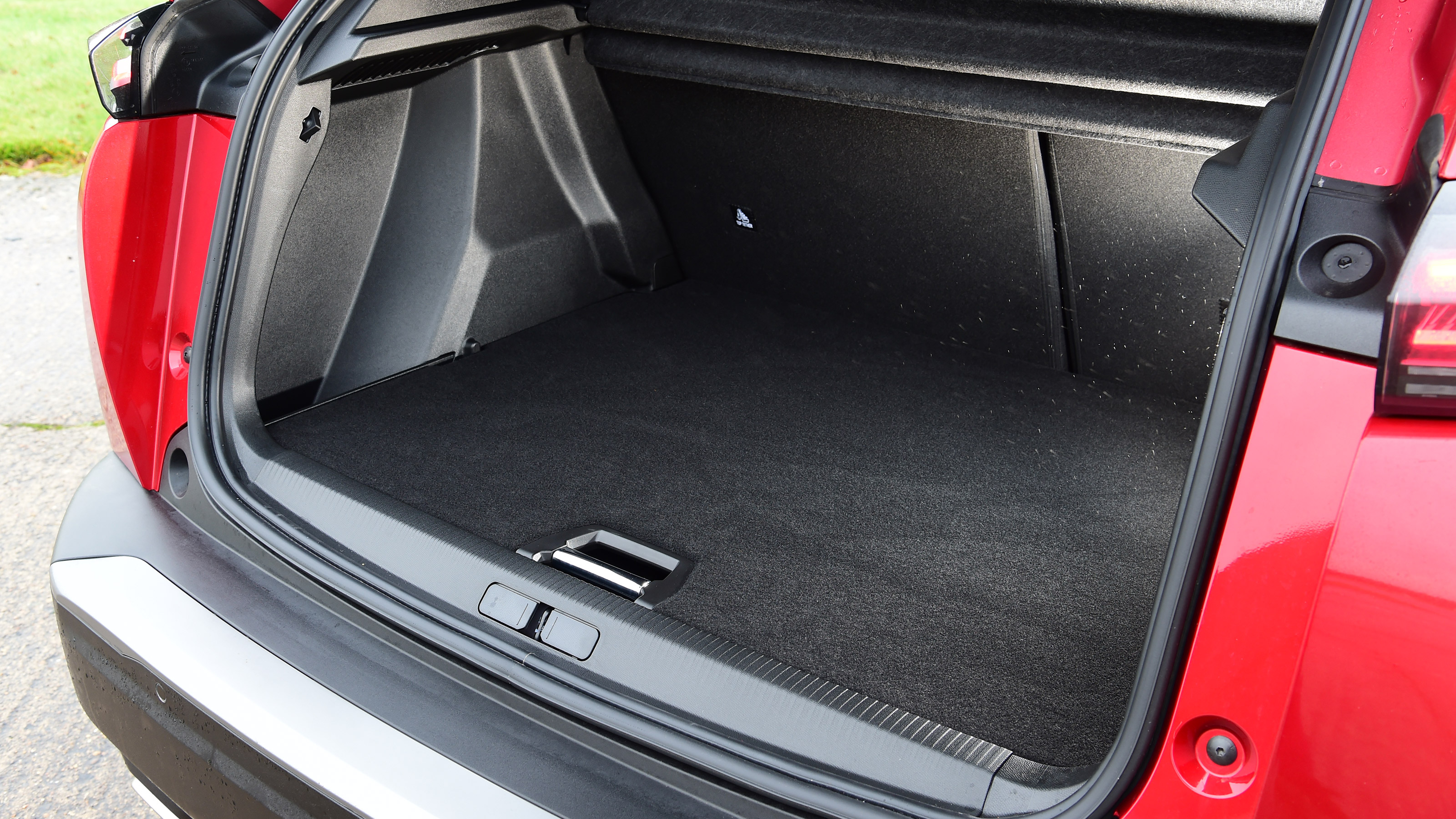 Peugeot 2008 facelift - boot
