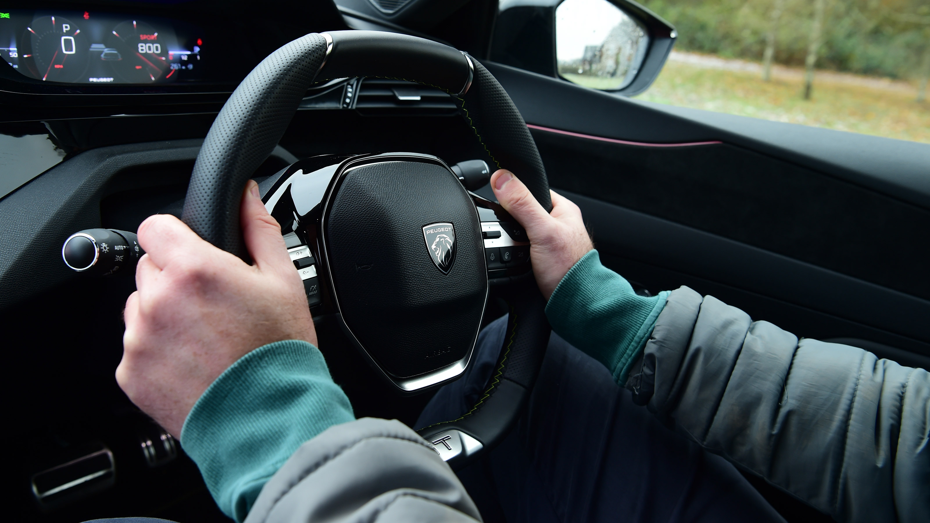 Peugeot 408 long termer - final report steering wheel