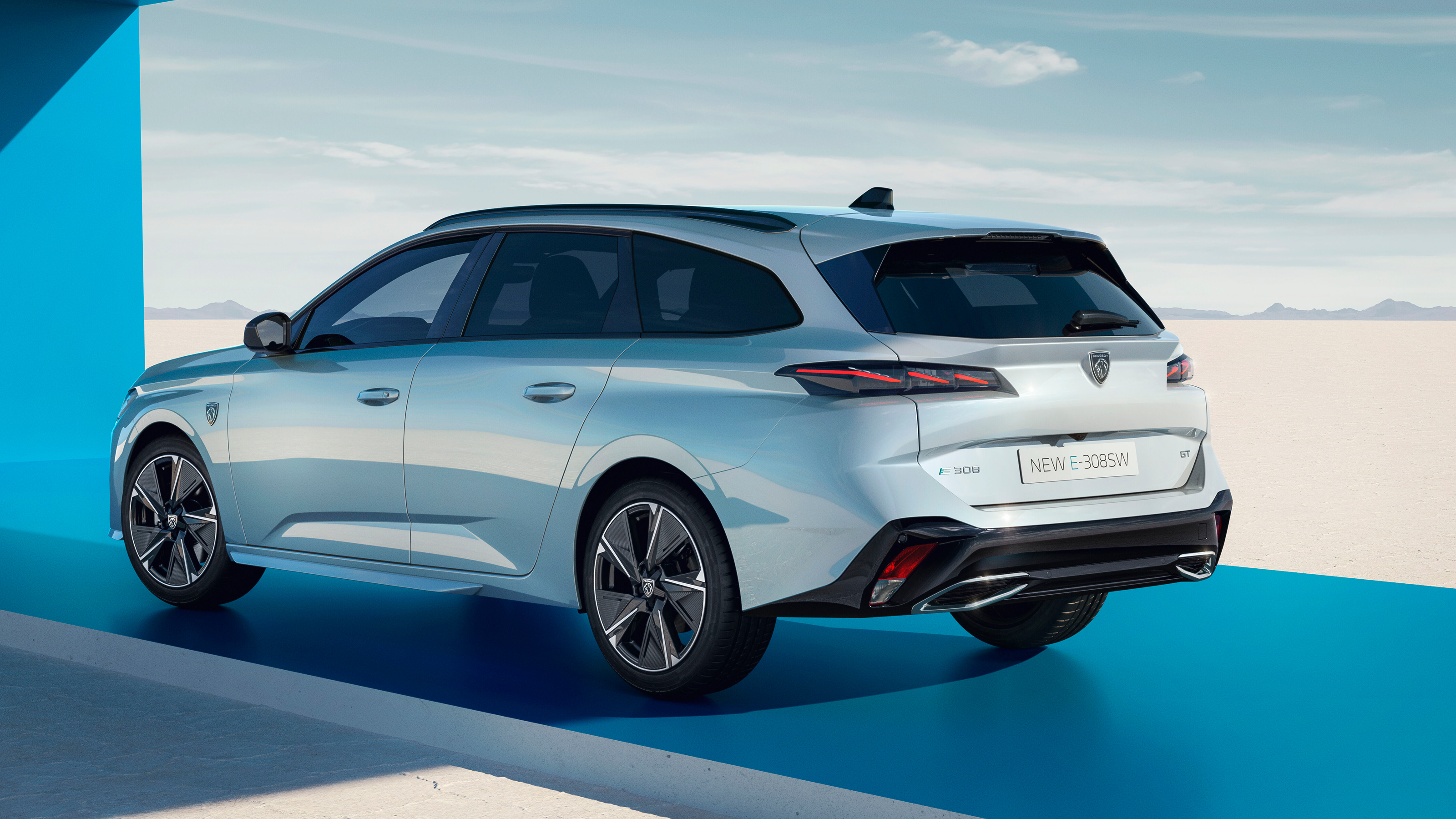 Peugeot E-308 SW - rear